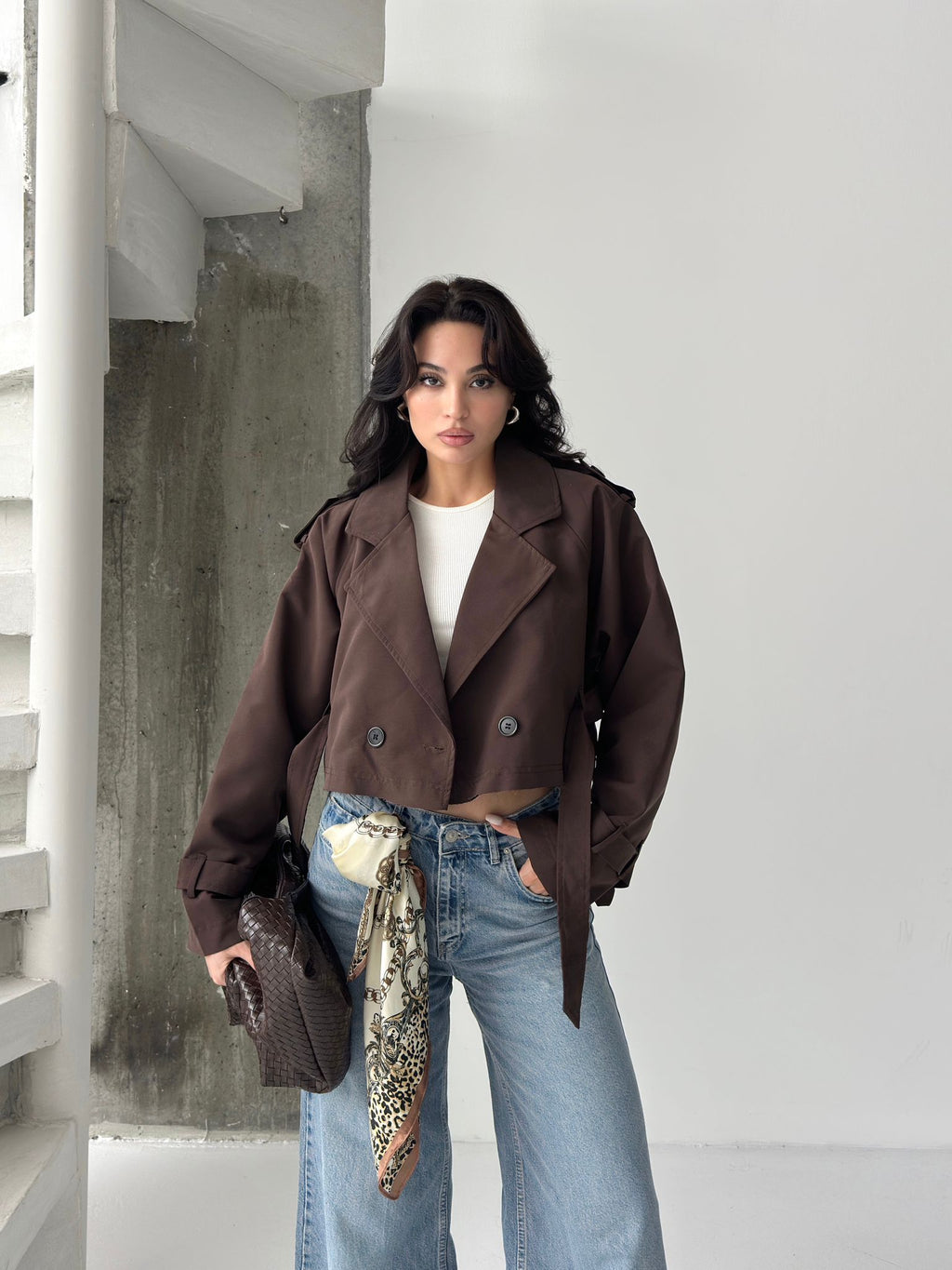 Краток мантил со врзување