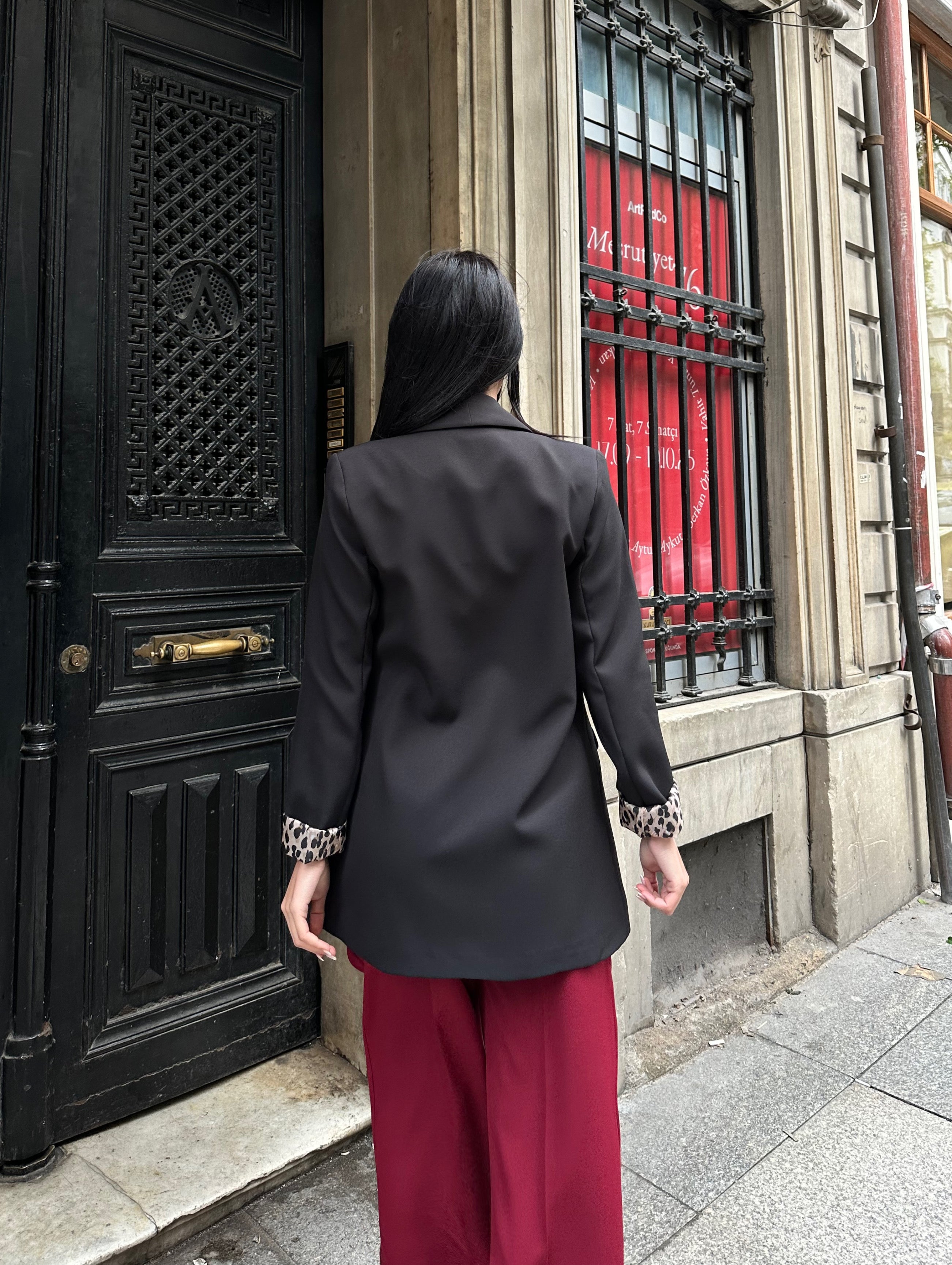 Сако со постава леопар