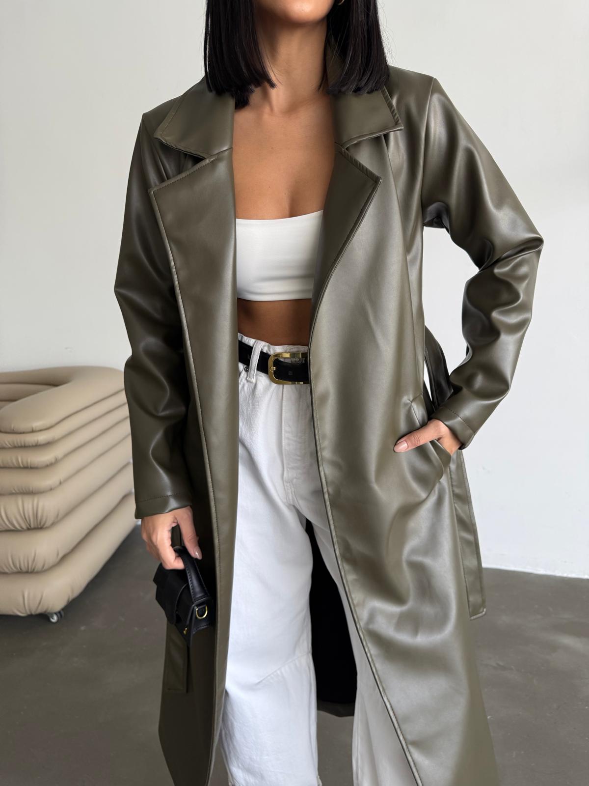 Кожен мантил