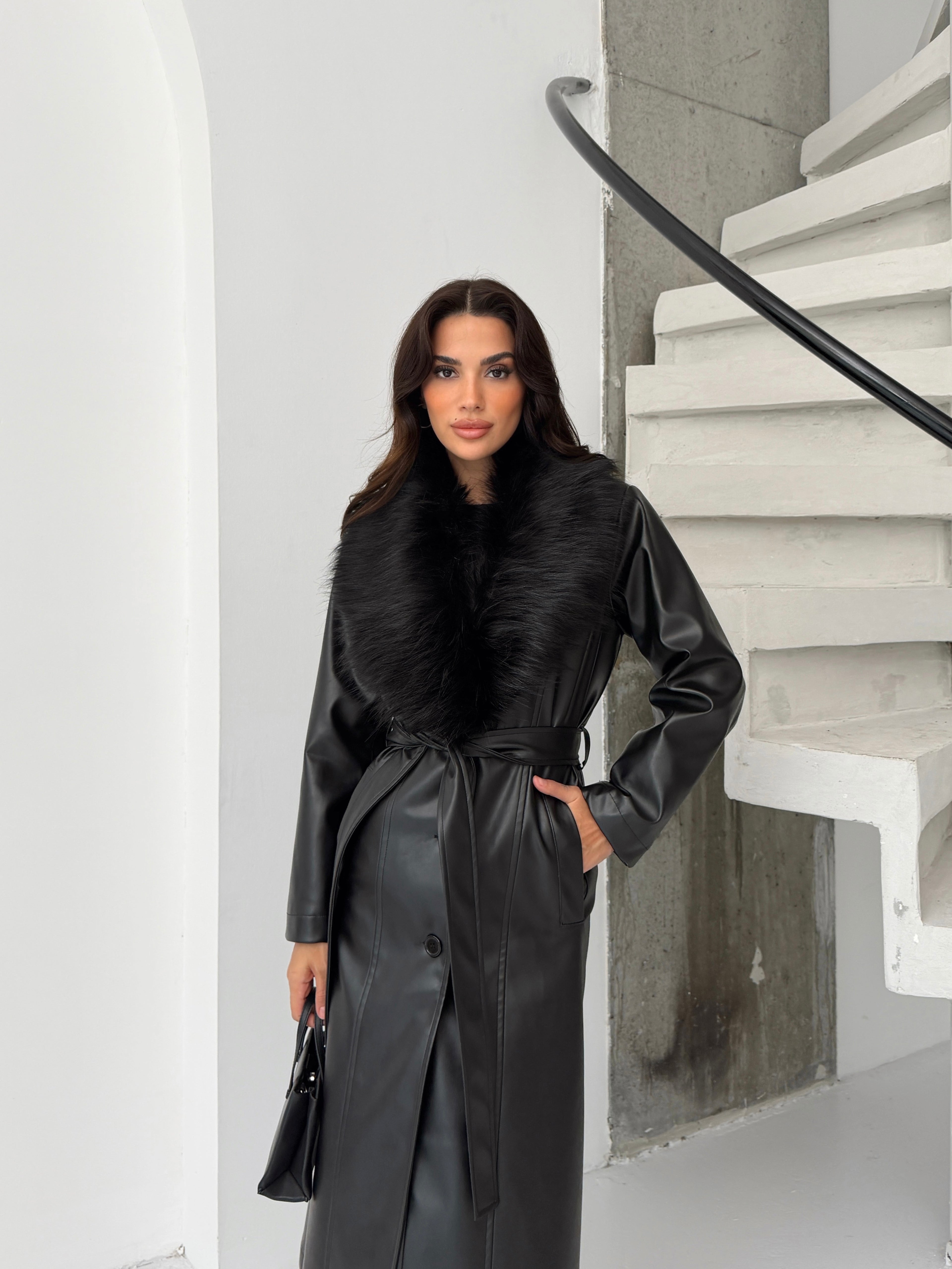 Премиум кожен мантил