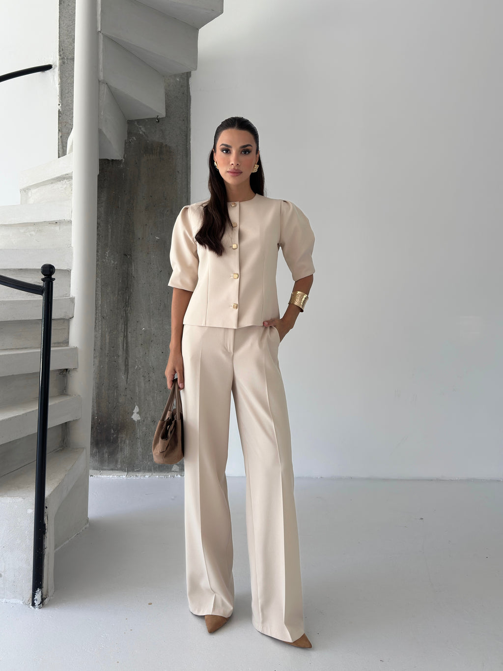 Премиум Комплет Со Златни Копчиња