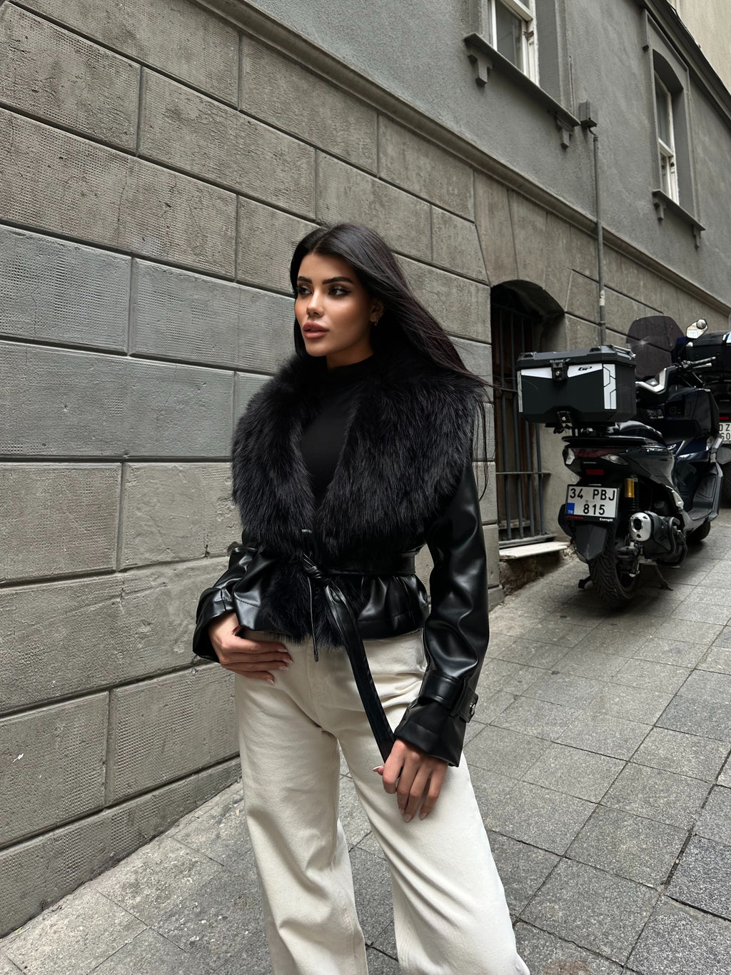 Кожна јакна крзно