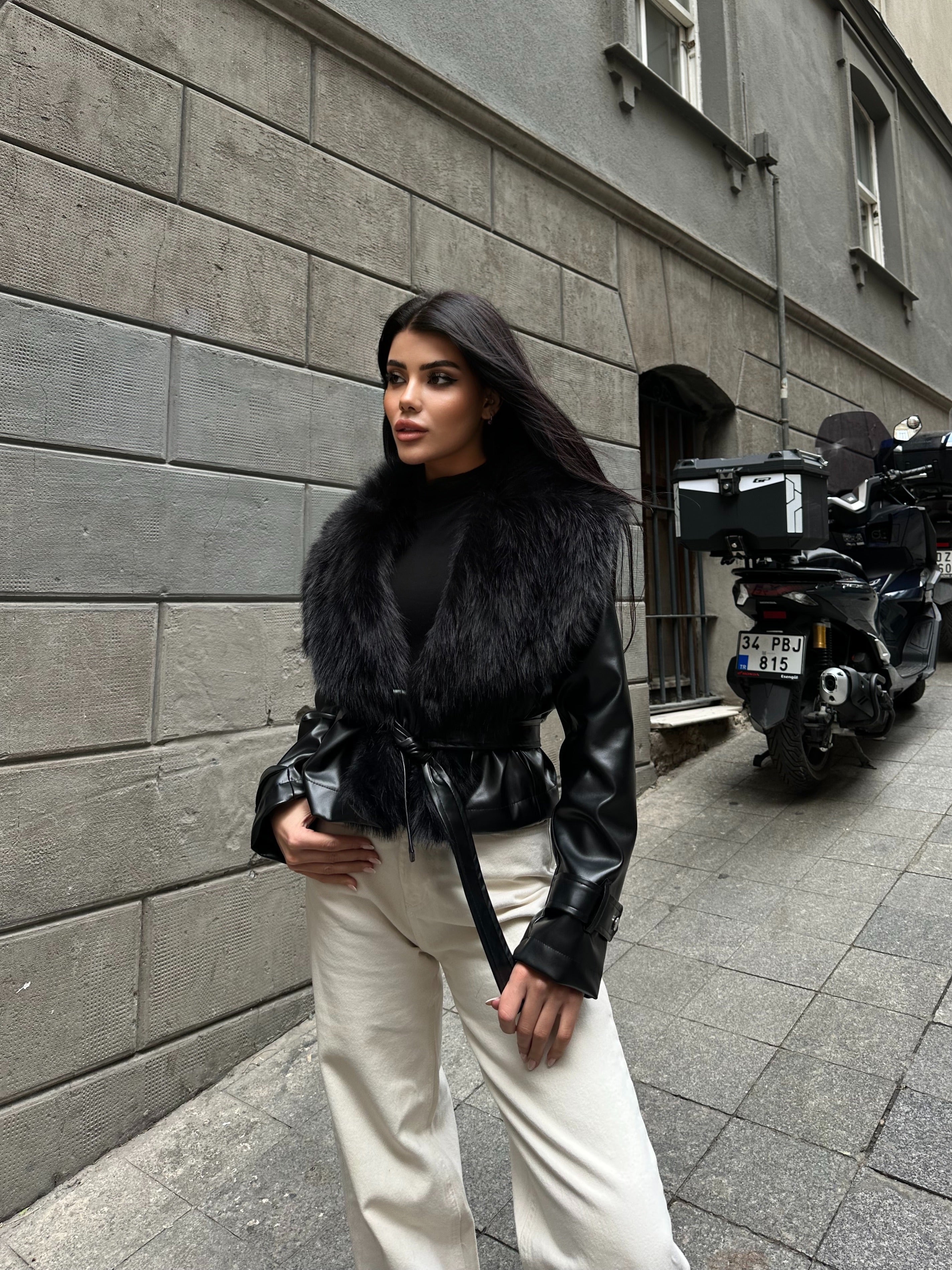 Кожна јакна крзно