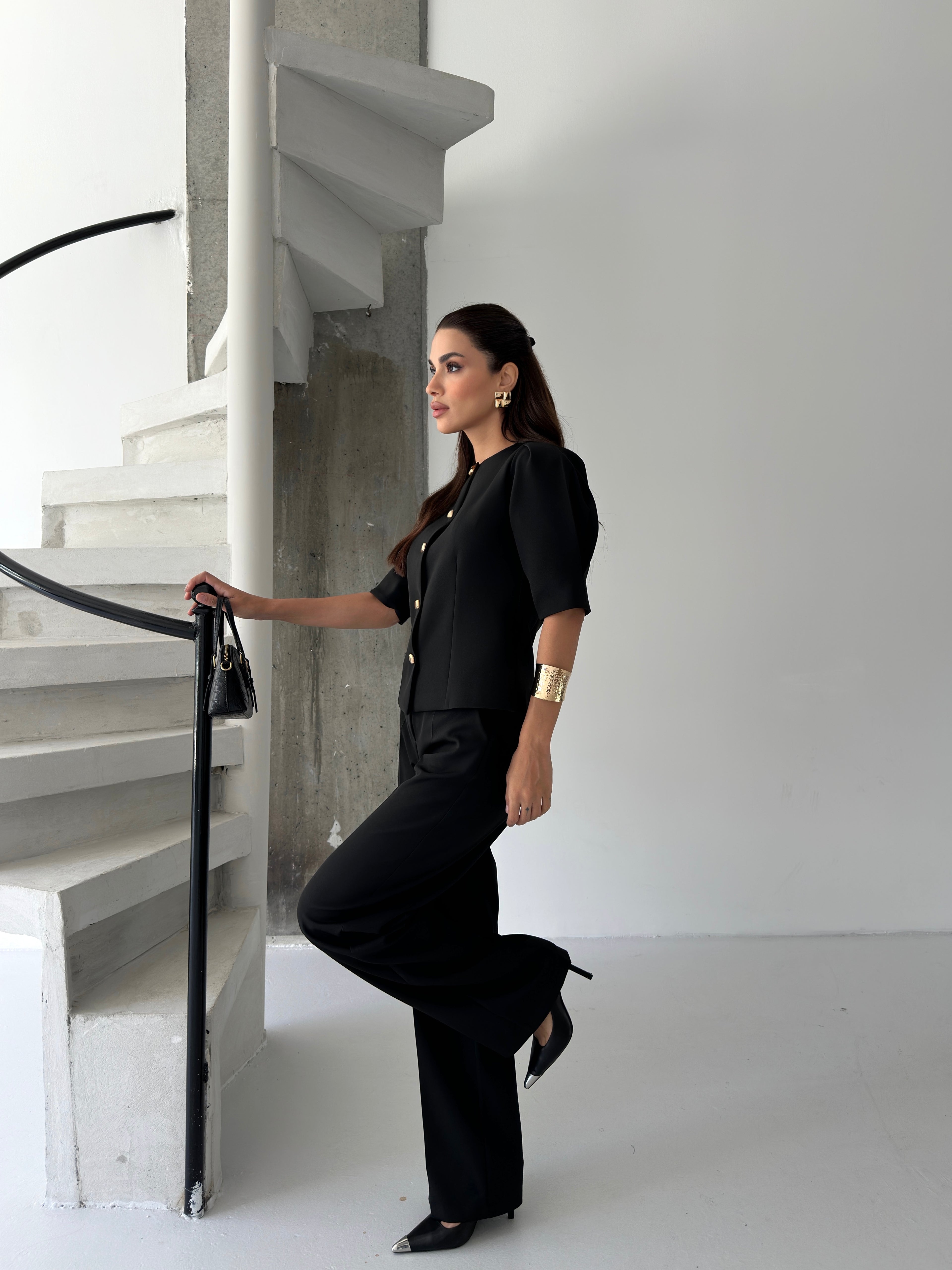 Премиум Комплет Со Златни Копчиња