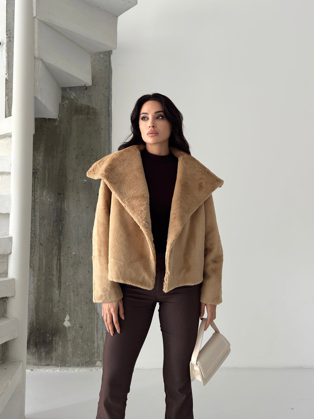 Елегантна бунда