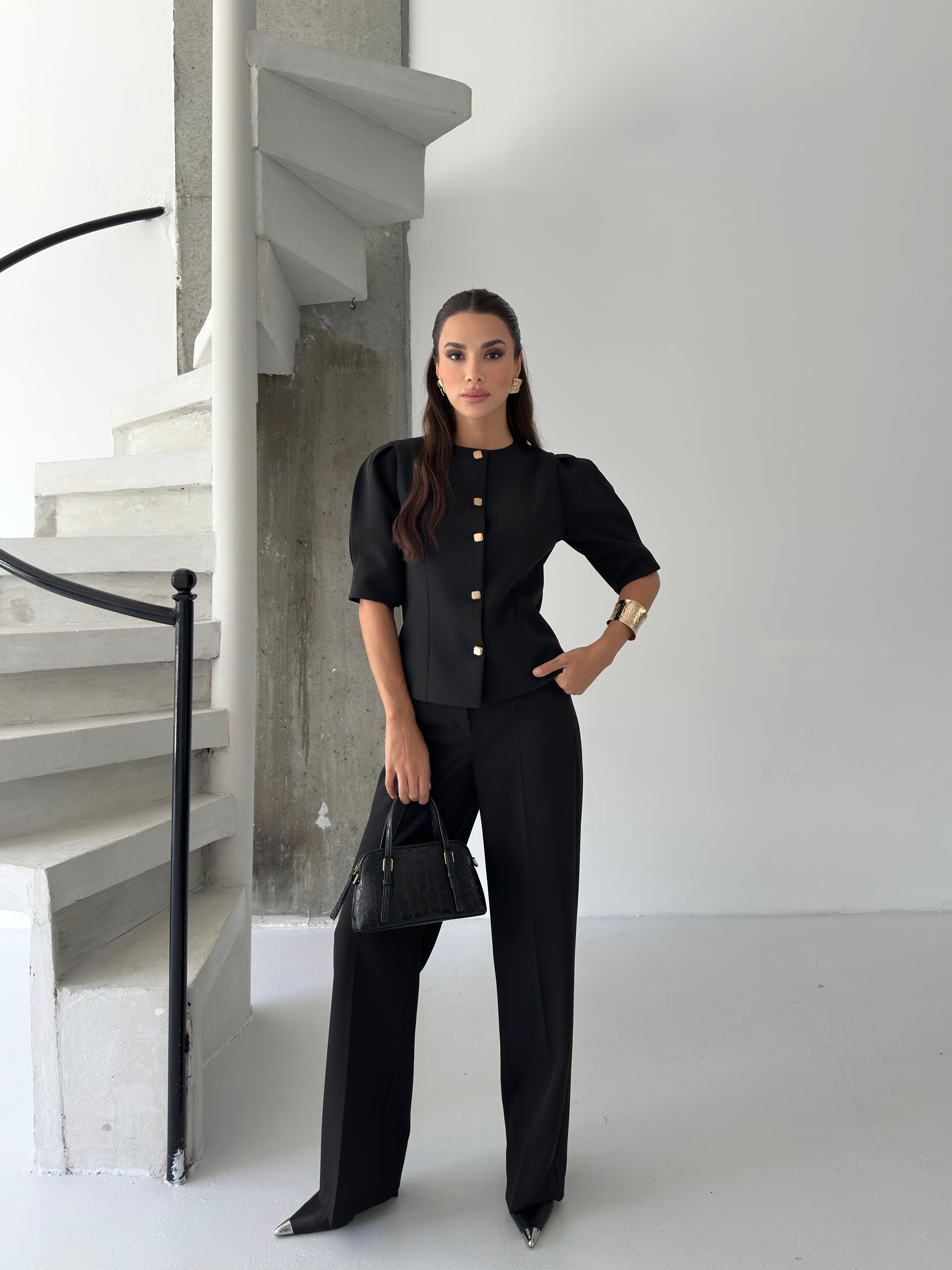 Премиум Комплет Со Златни Копчиња