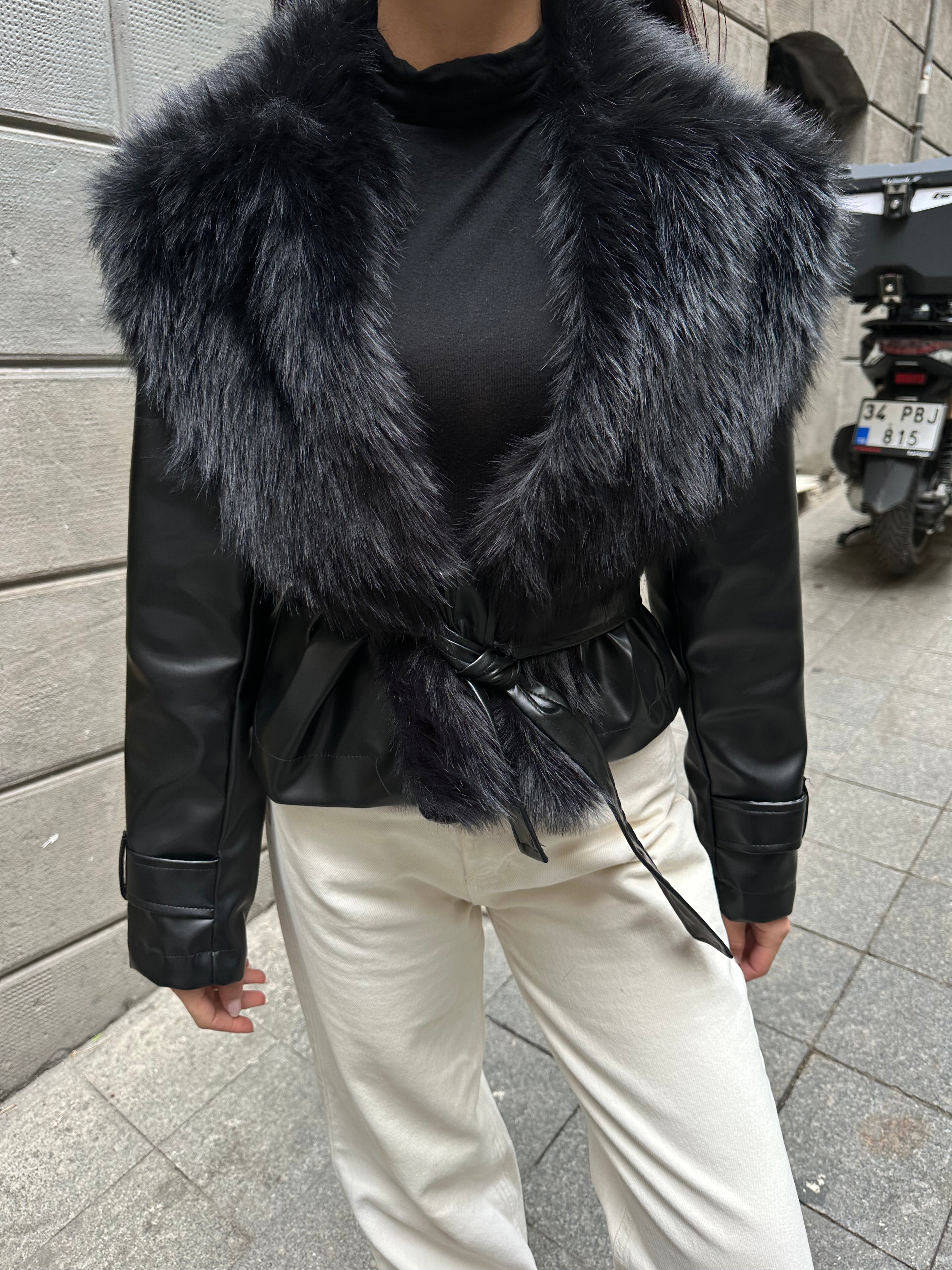 Кожна јакна крзно