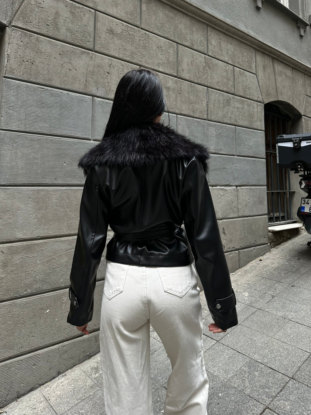 Кожна јакна крзно