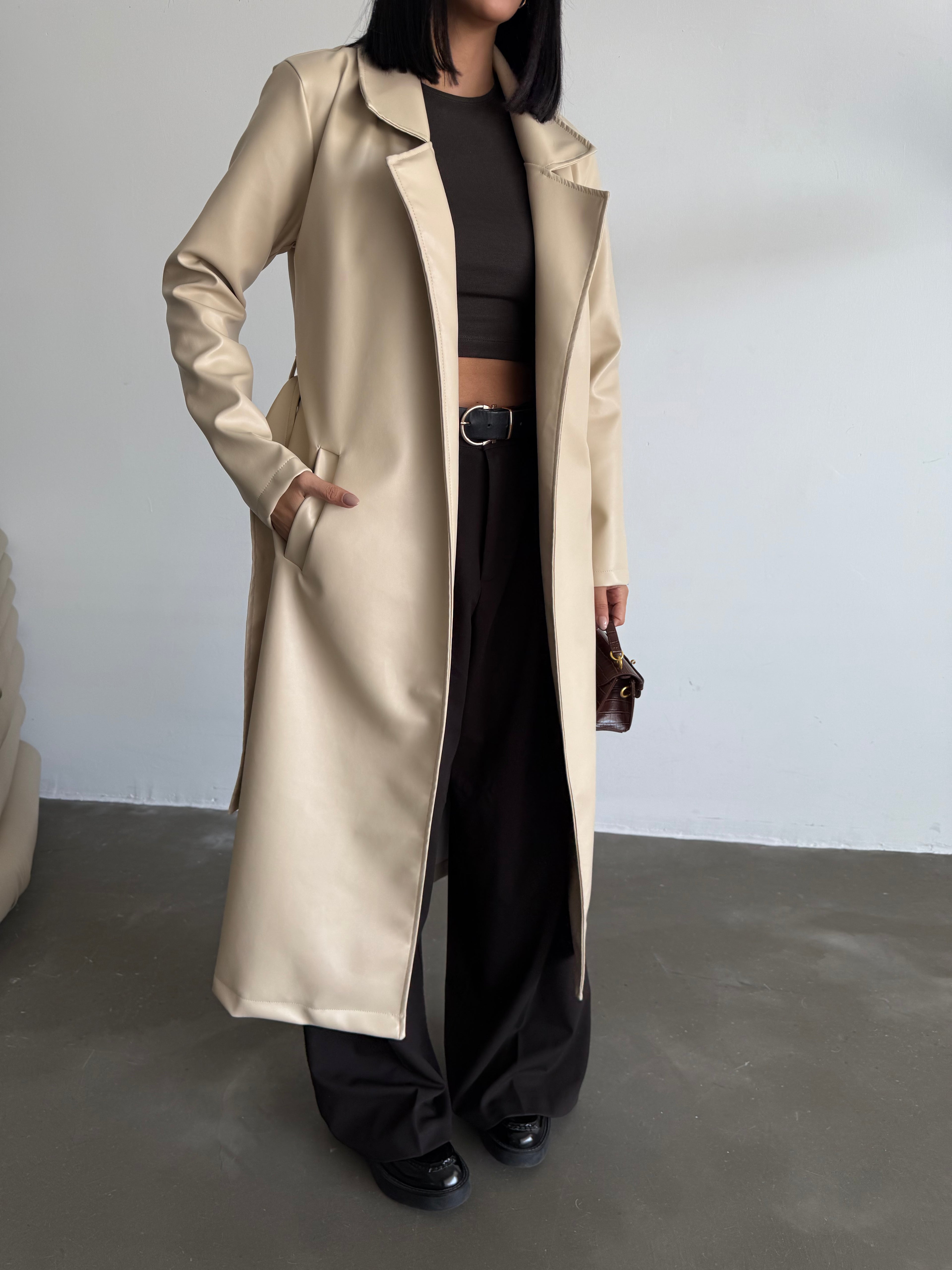 Кожен мантил