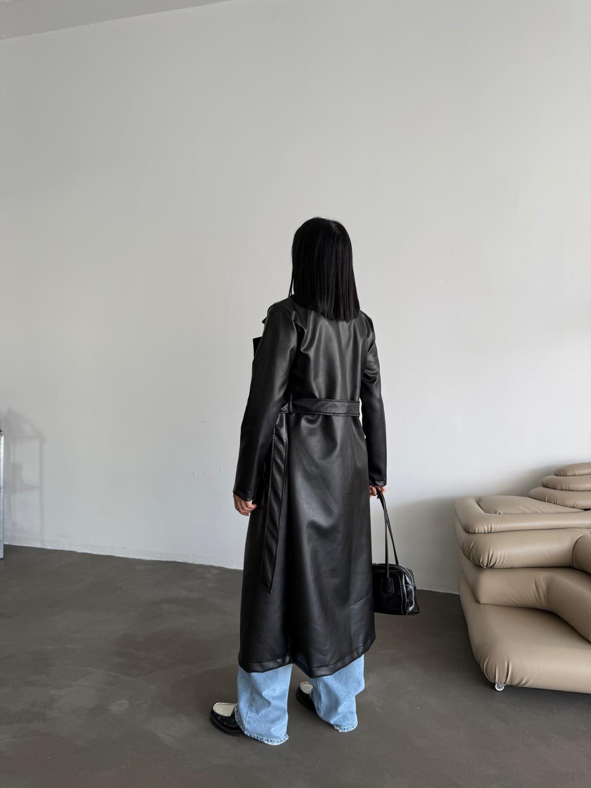 Кожен мантил