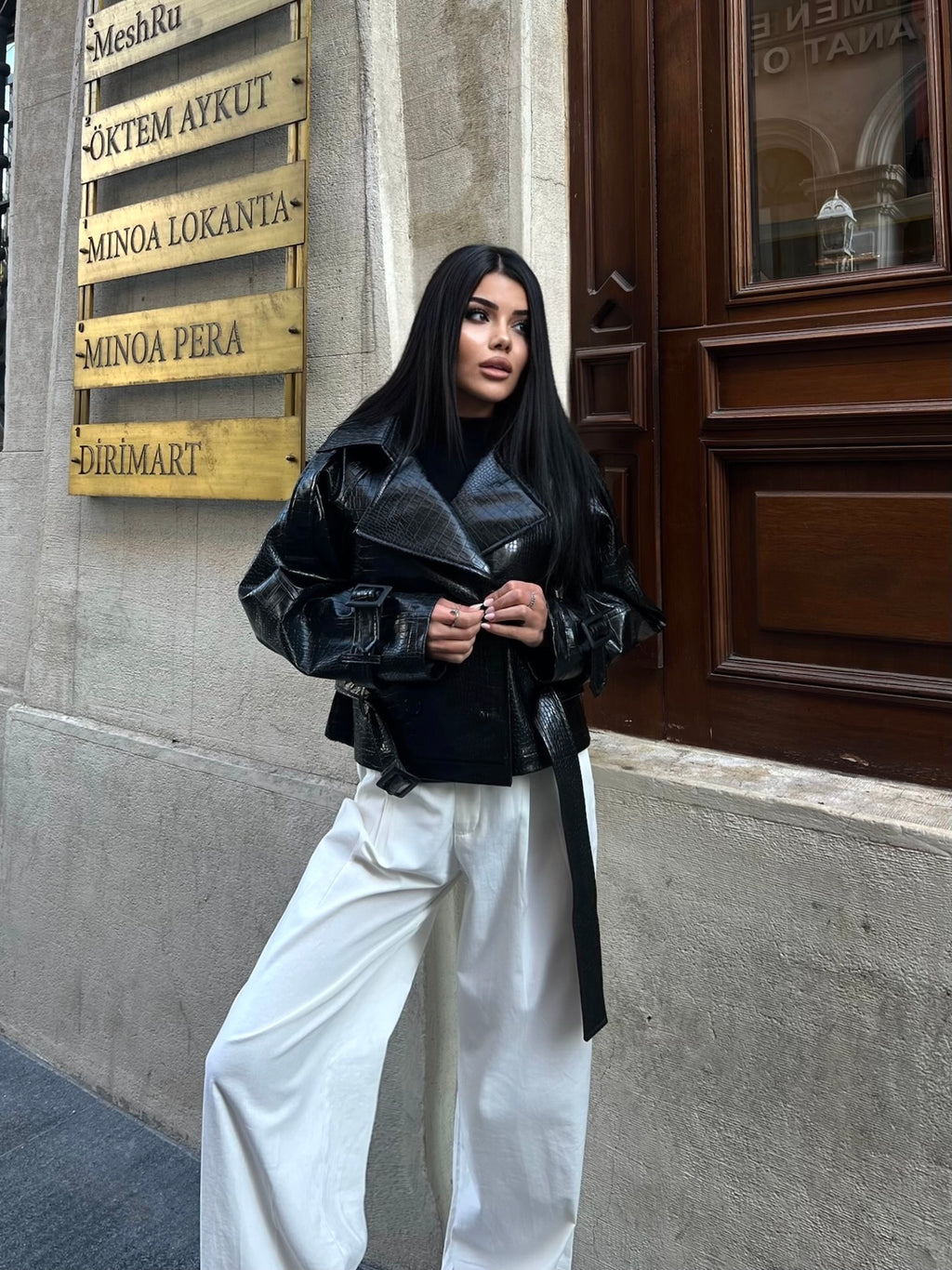 Елегантна Кроко Кожна Јакна