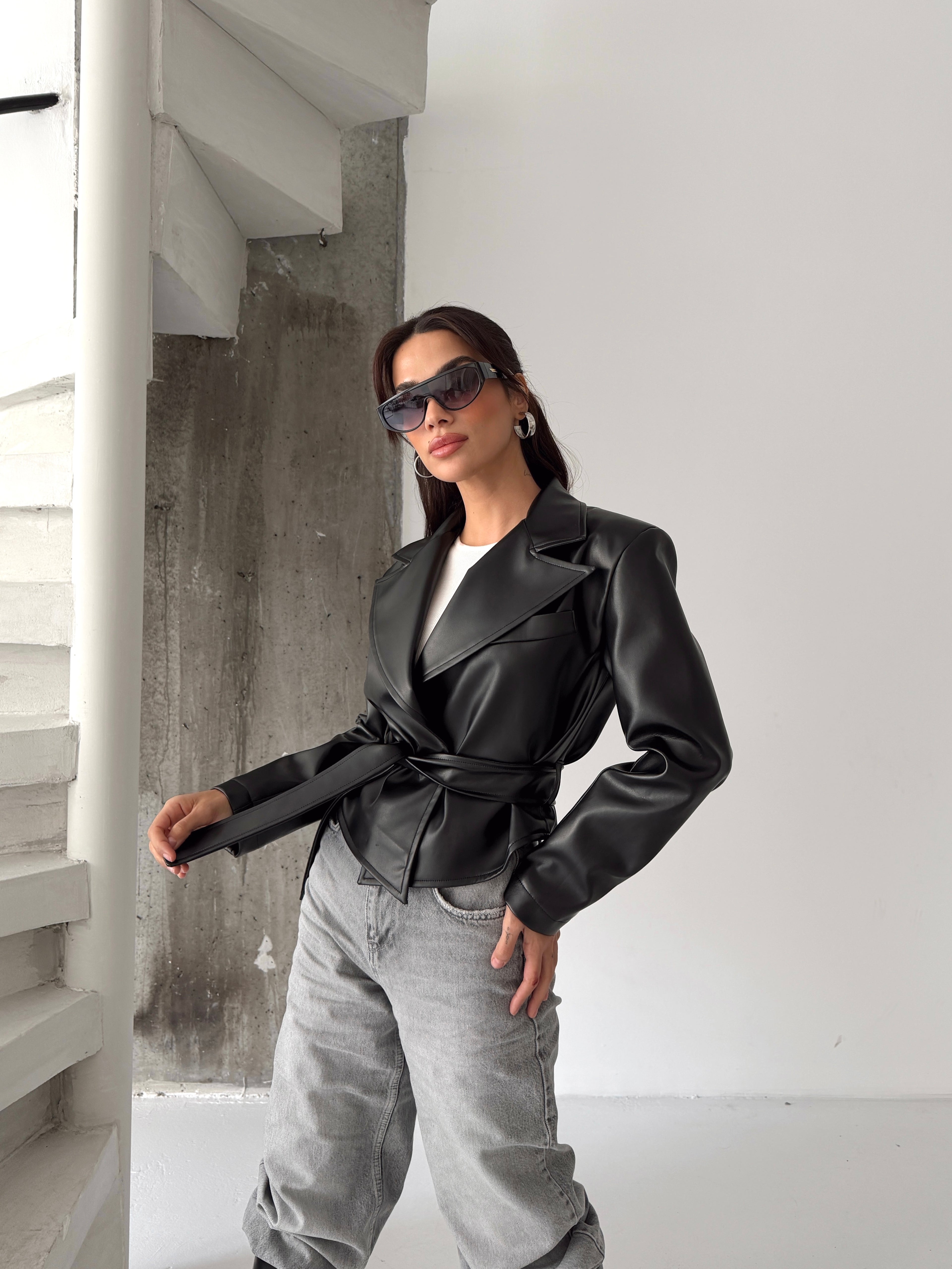 Кожна Јакна Со Врвка