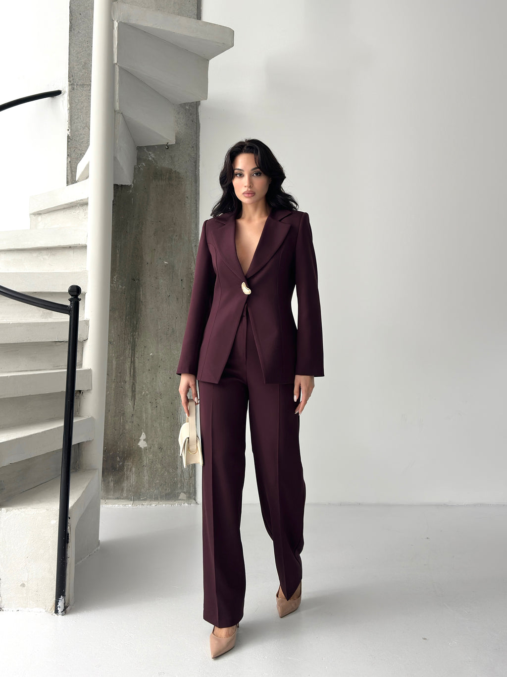 Комплет Со Златно Копче