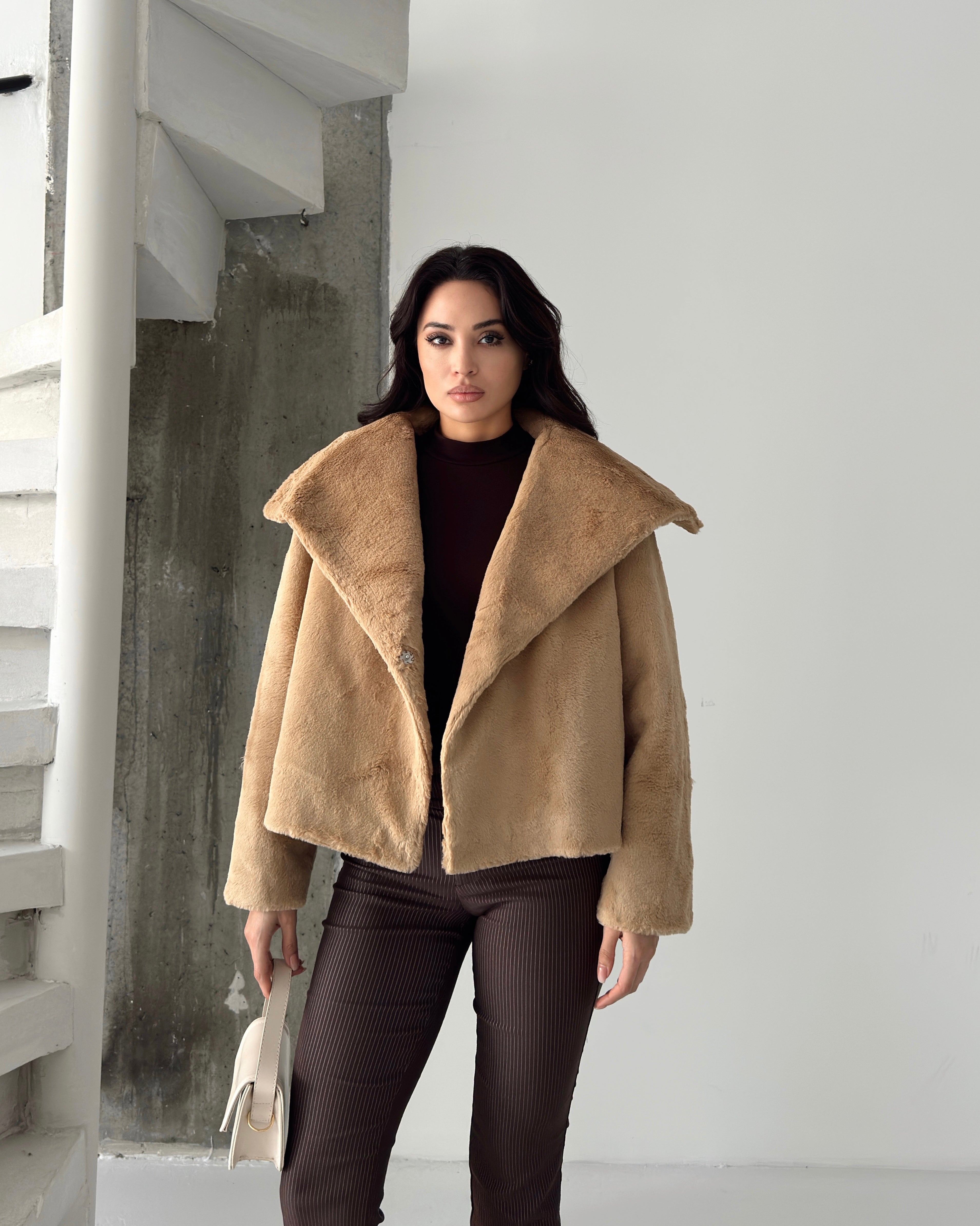 Елегантна бунда