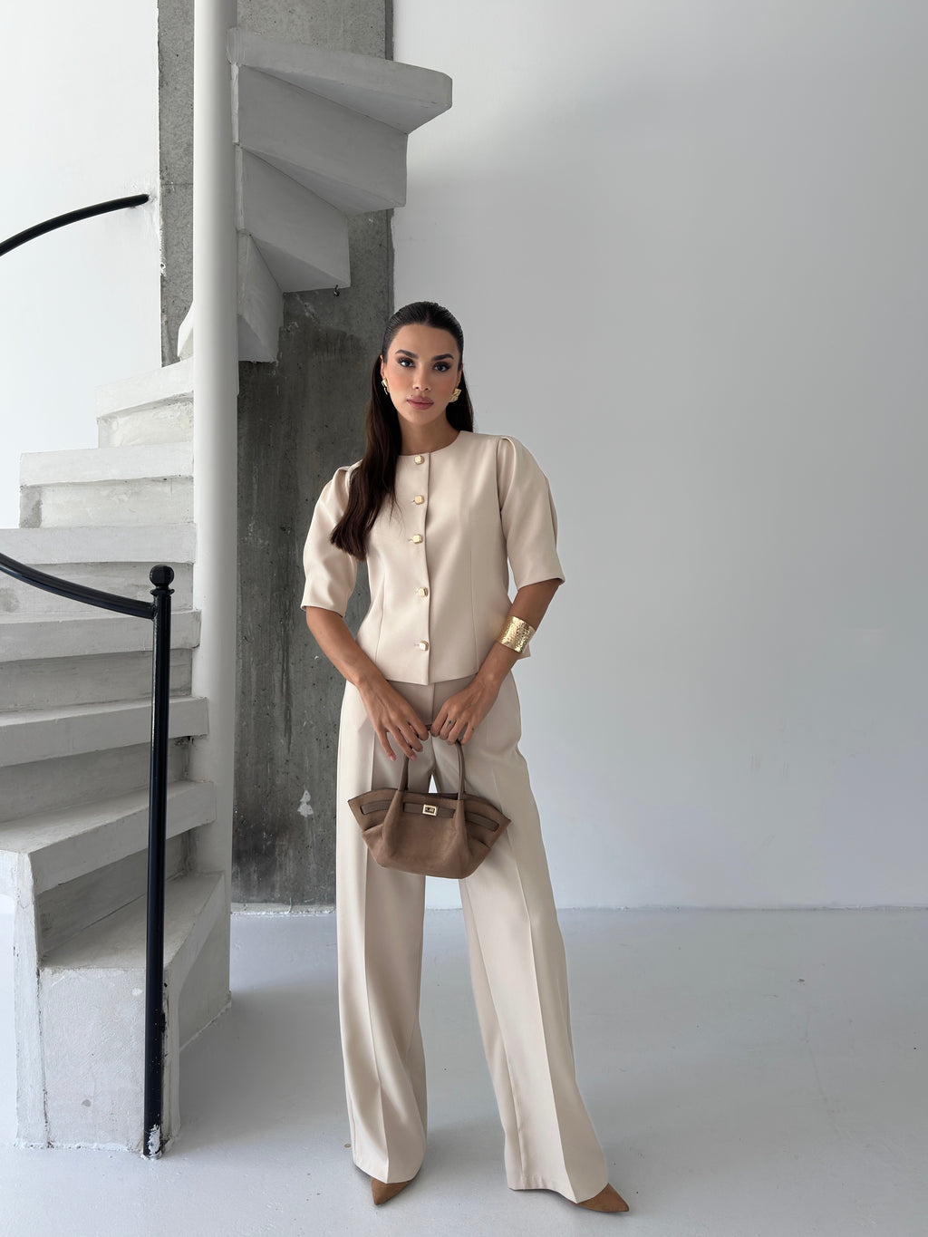 Премиум Комплет Со Златни Копчиња