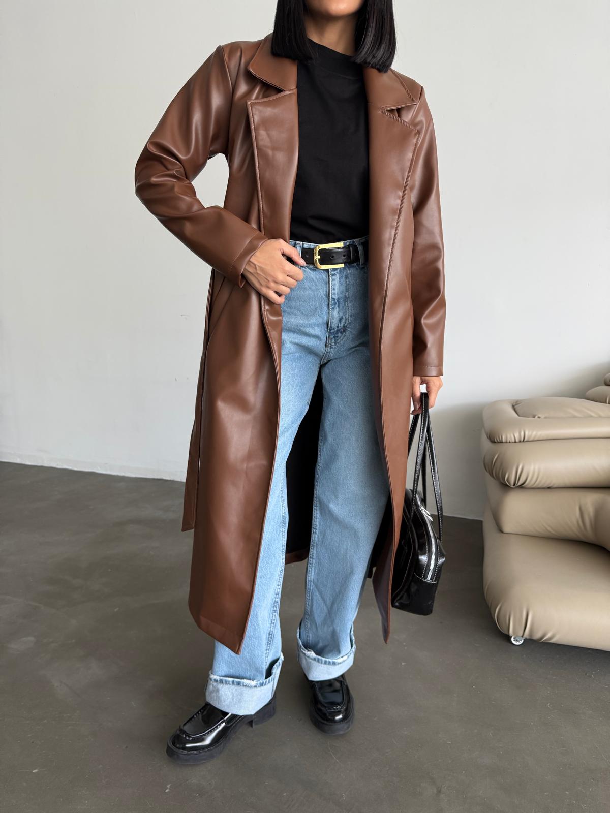 Кожен мантил