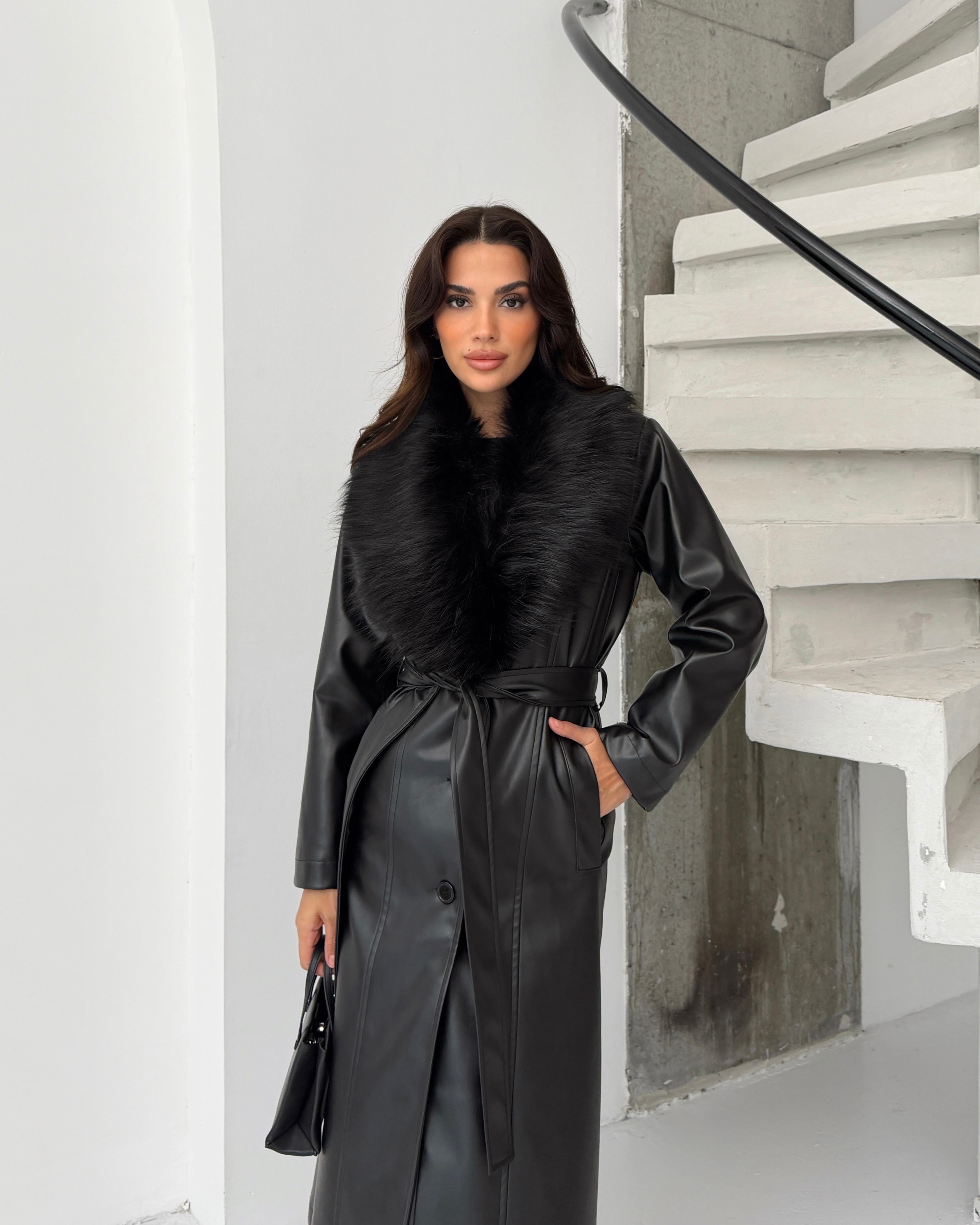 Премиум кожен мантил