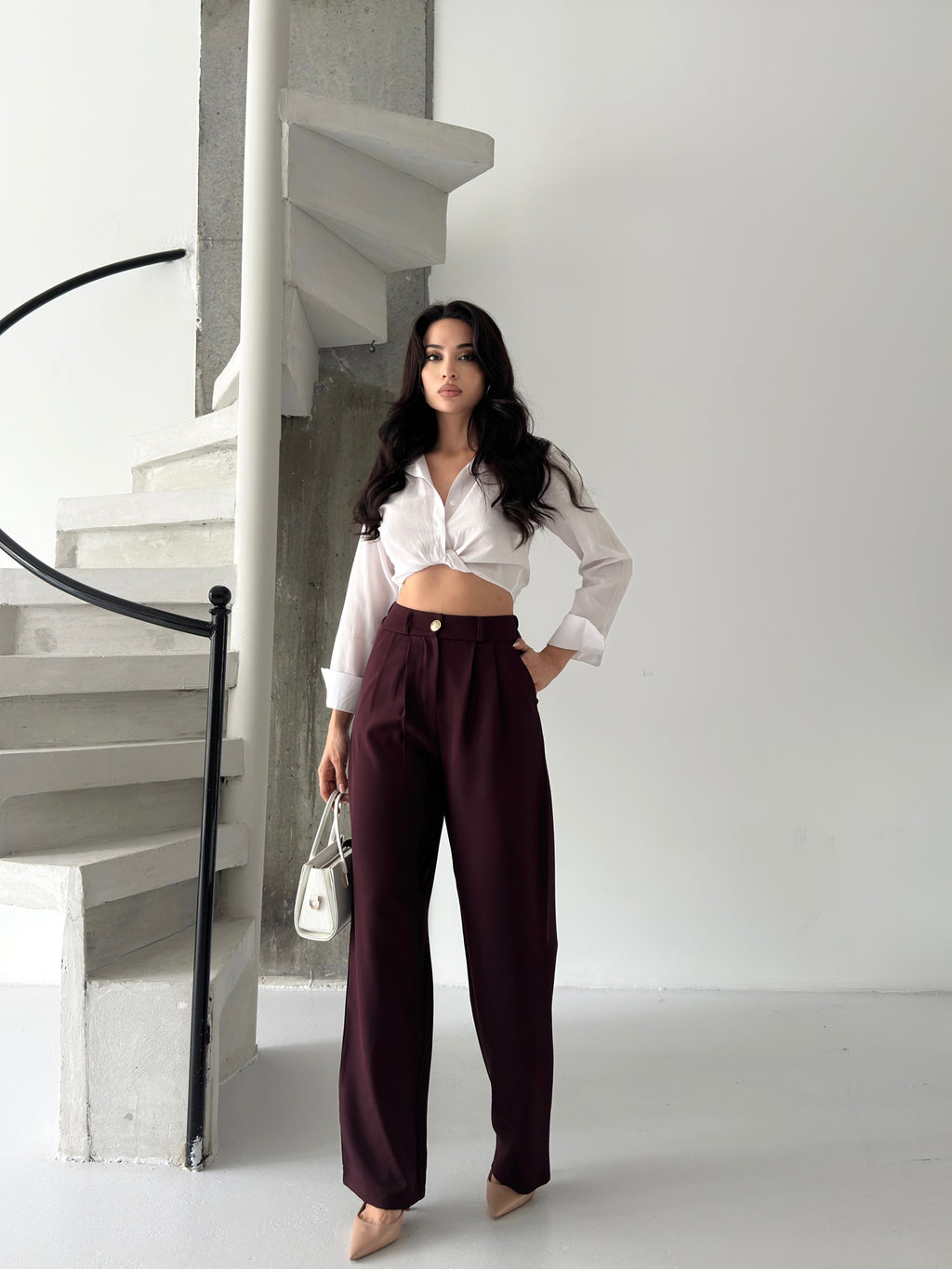 Пантолони Со Златно Копче