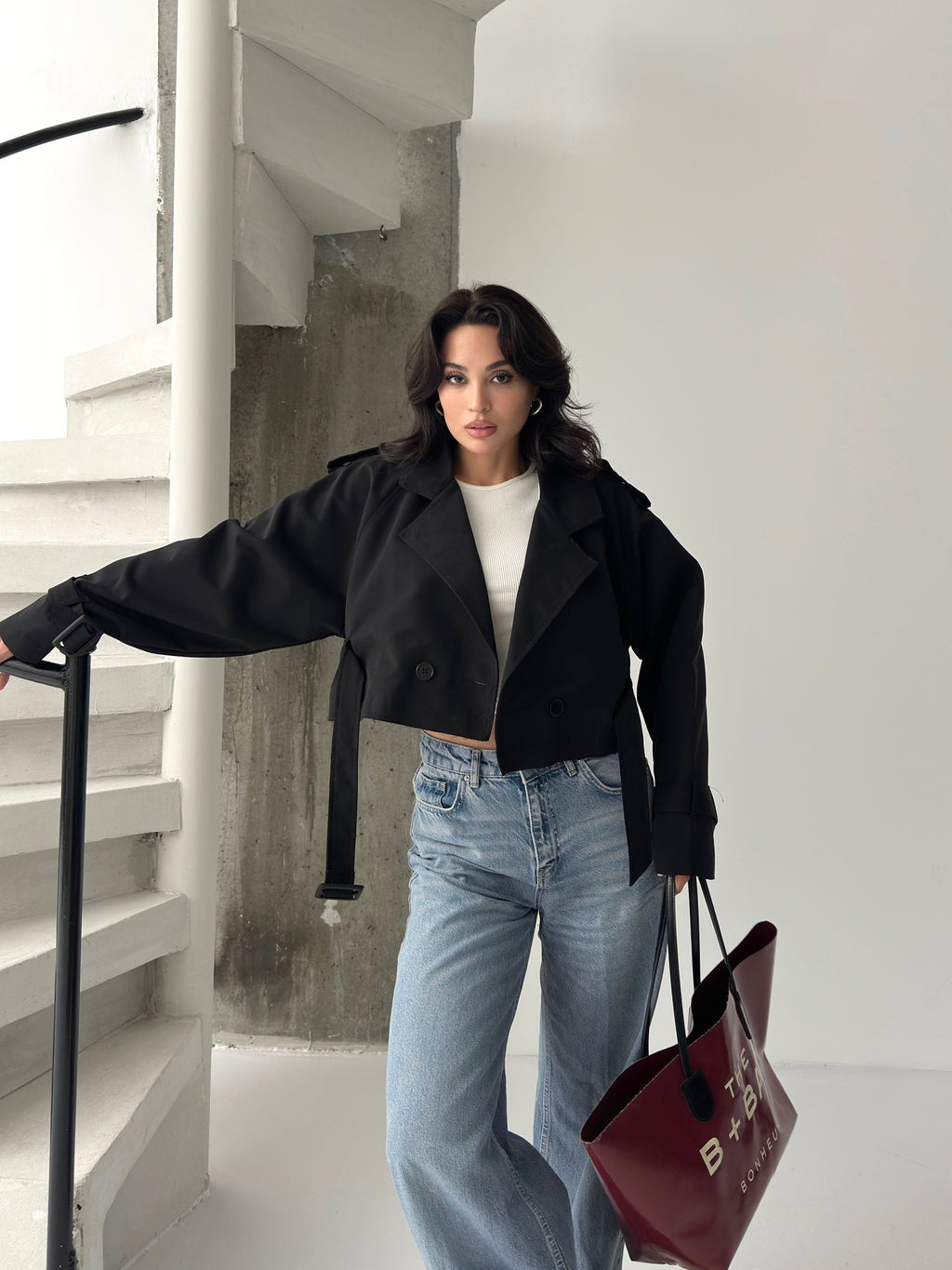 Краток мантил со врзување