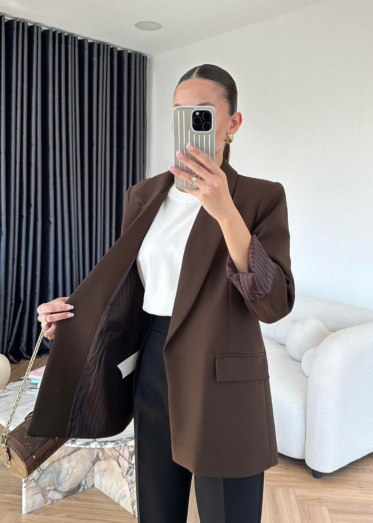 Сако Со Постава