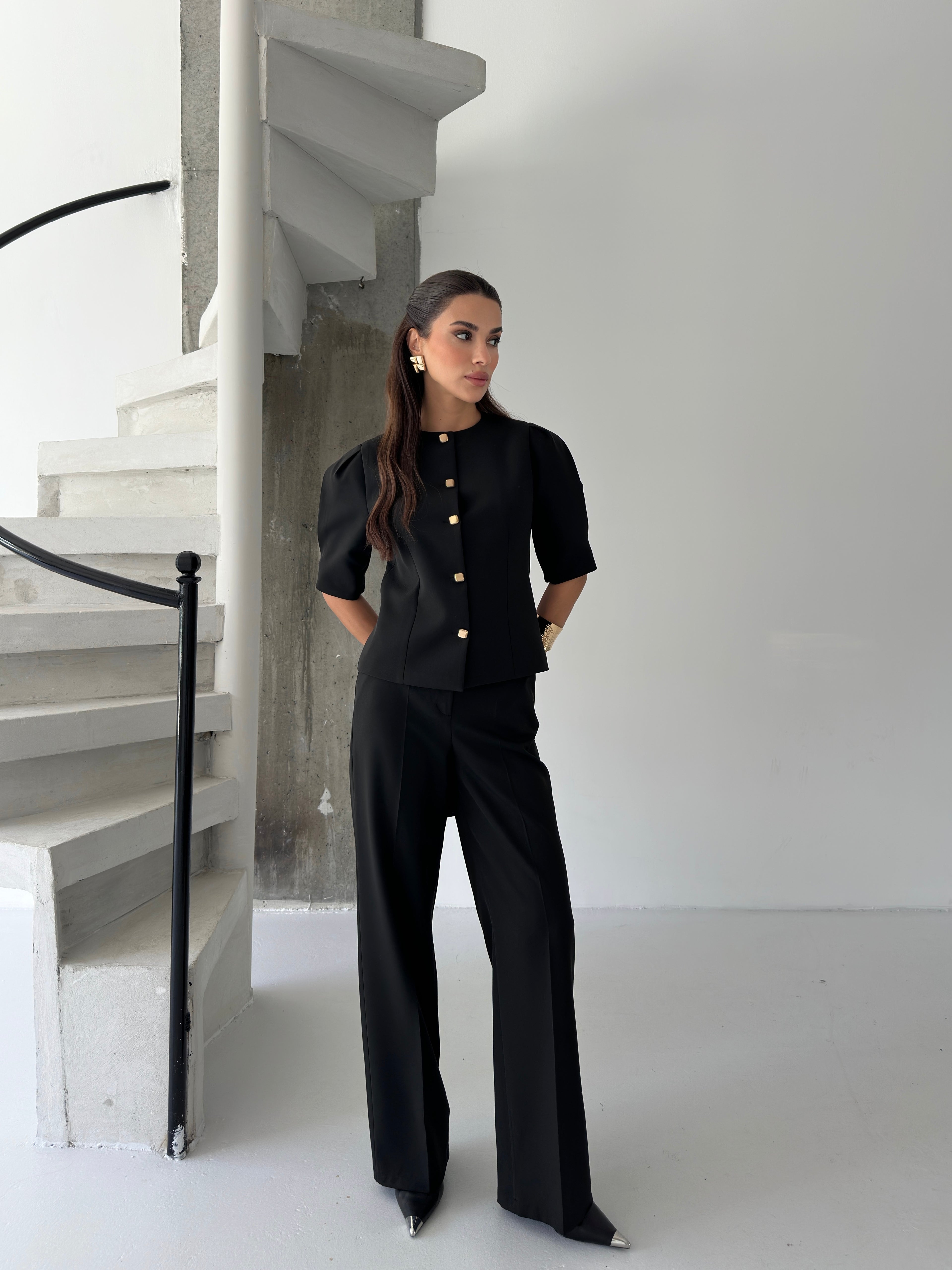 Премиум Комплет Со Златни Копчиња