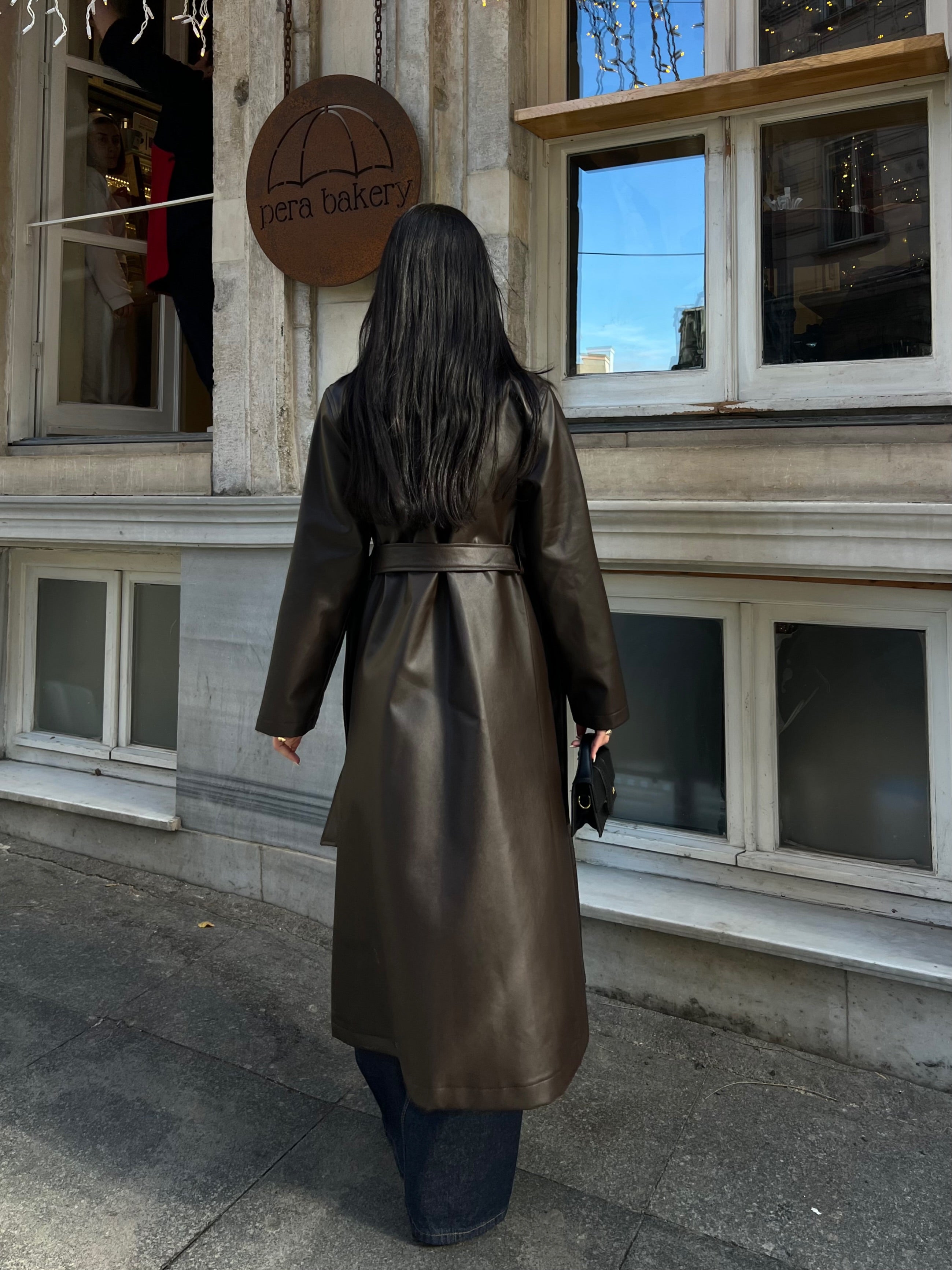 Кожен мантил