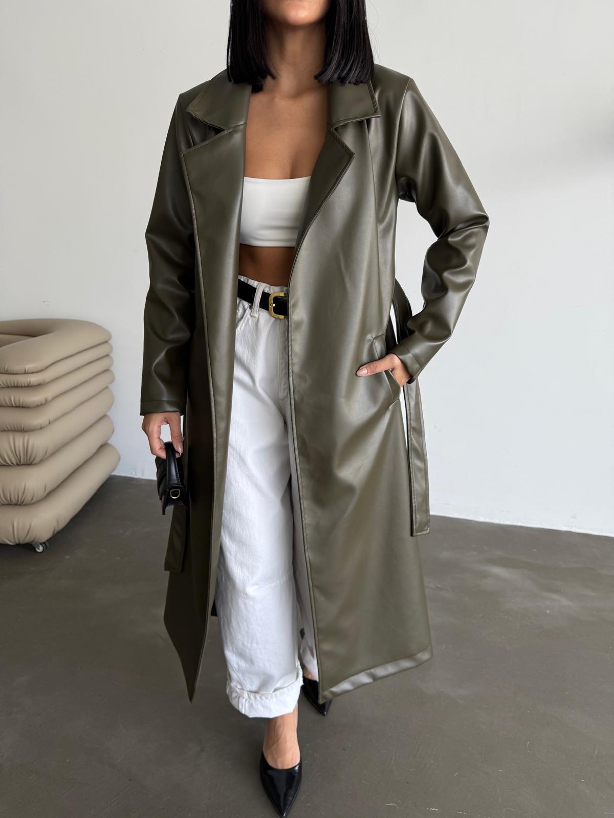 Кожен мантил