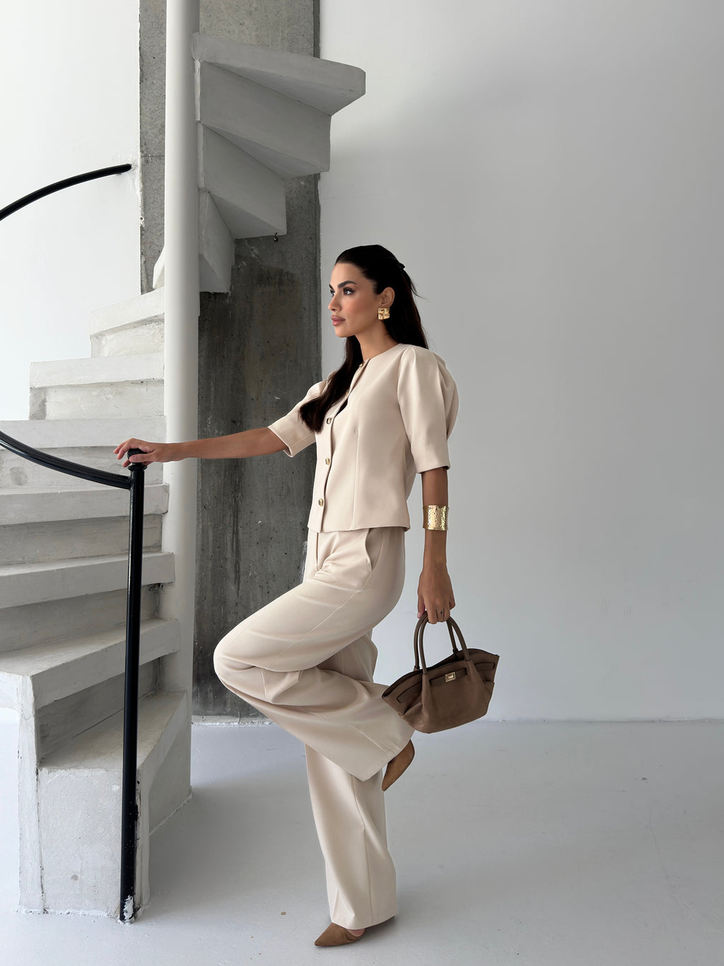 Премиум Комплет Со Златни Копчиња