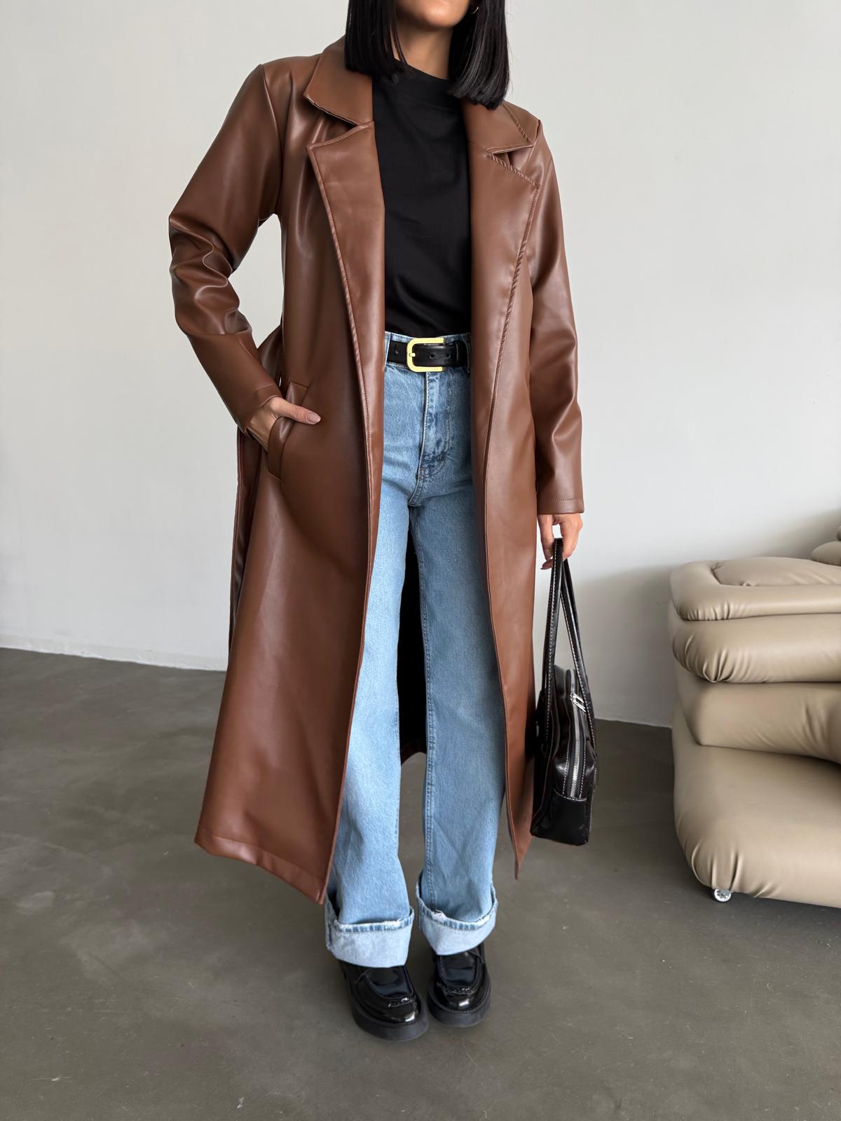 Кожен мантил