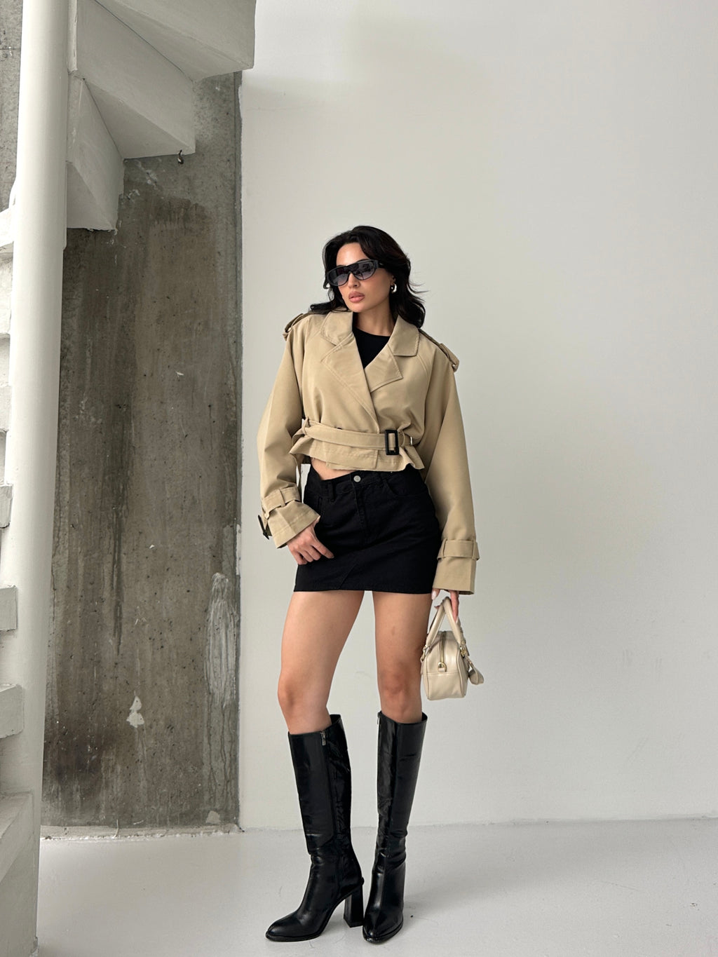 Краток мантил со врзување