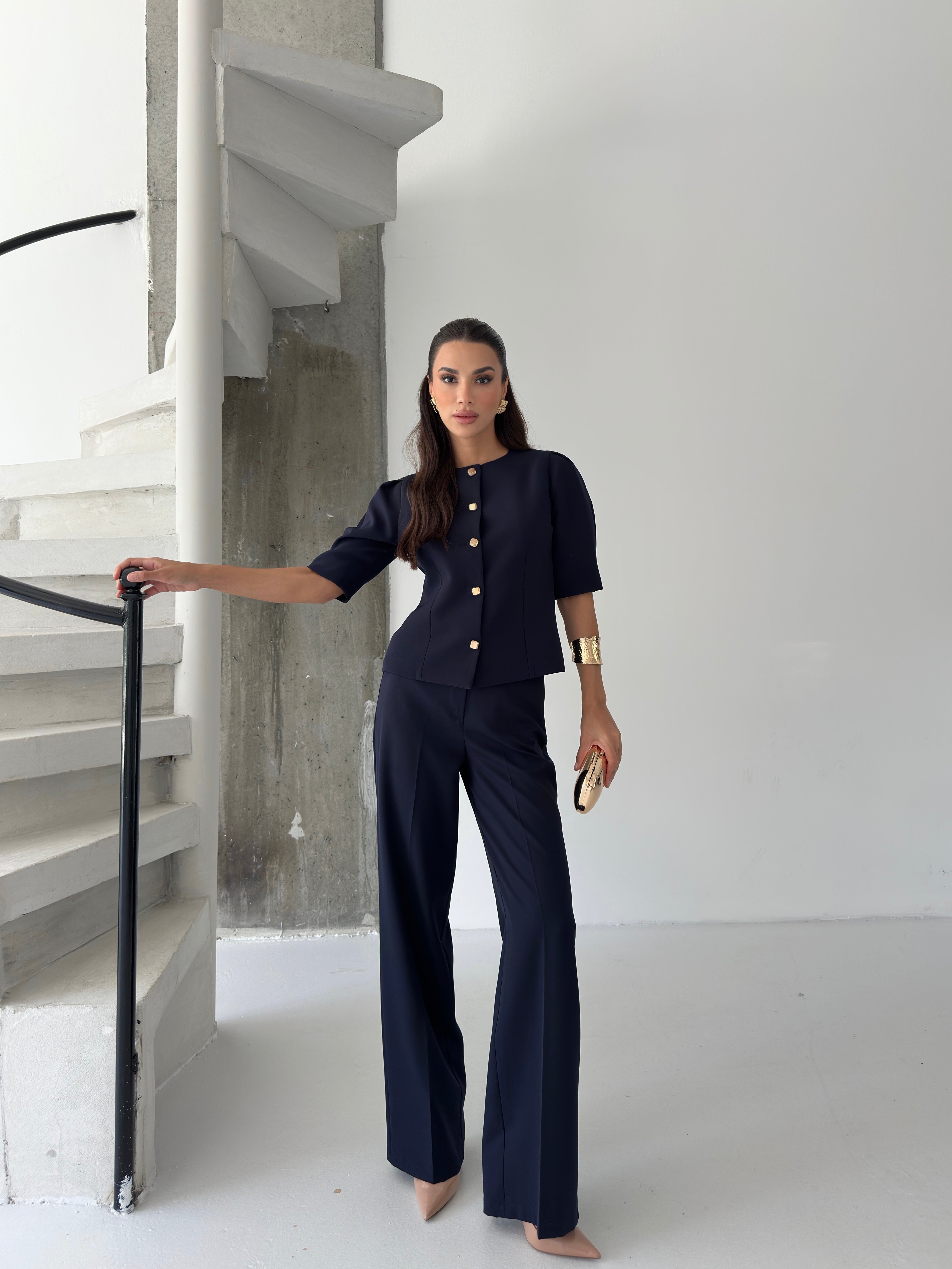 Премиум Комплет Со Златни Копчиња