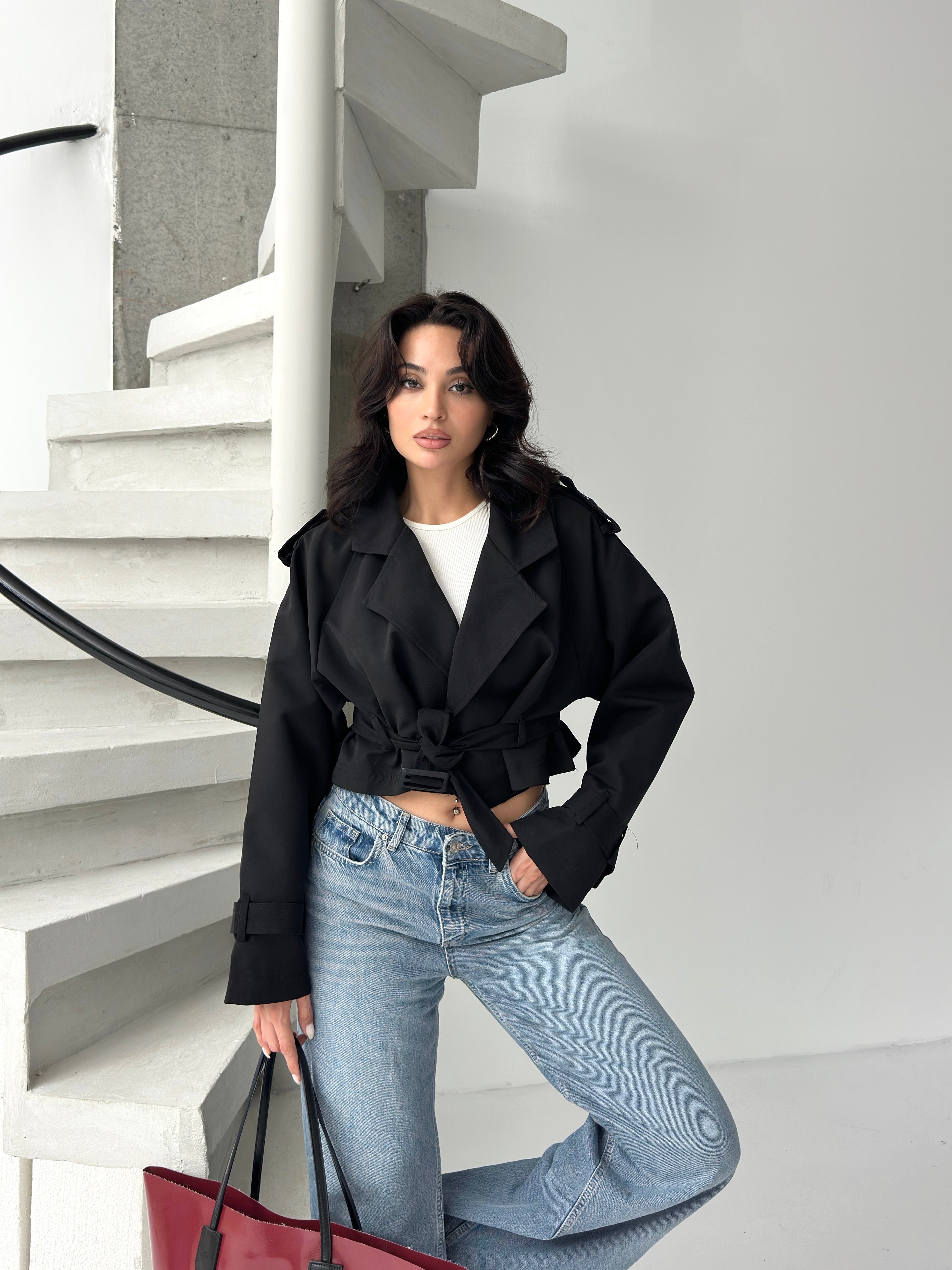 Краток мантил со врзување