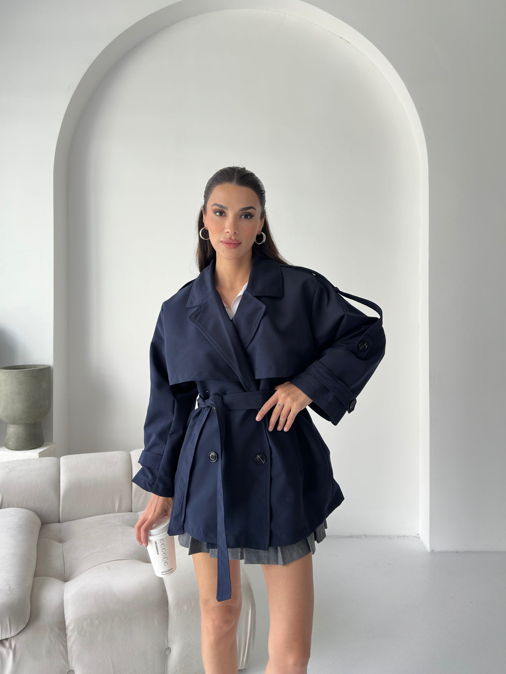 Мантил Со Постава