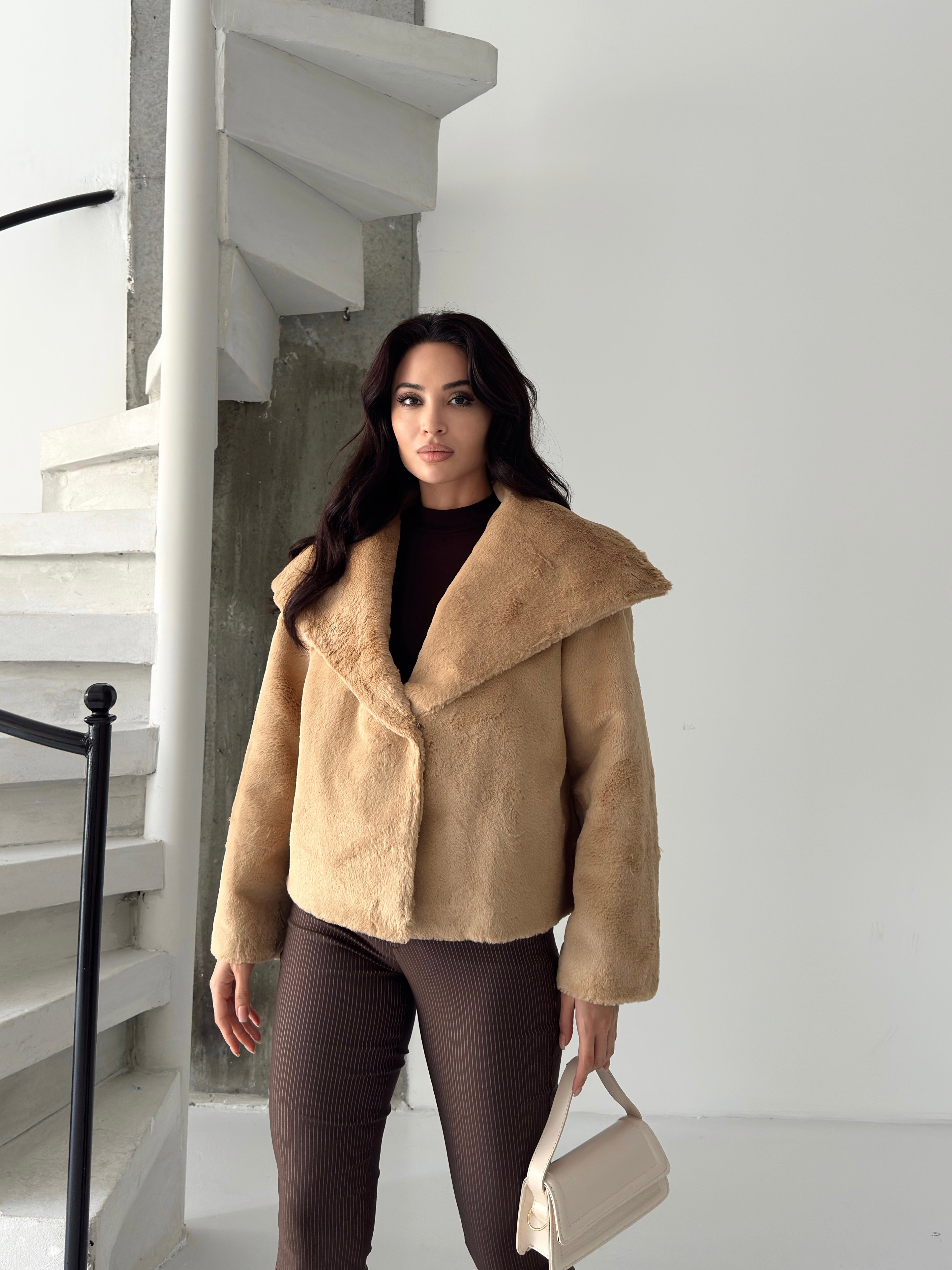 Елегантна бунда