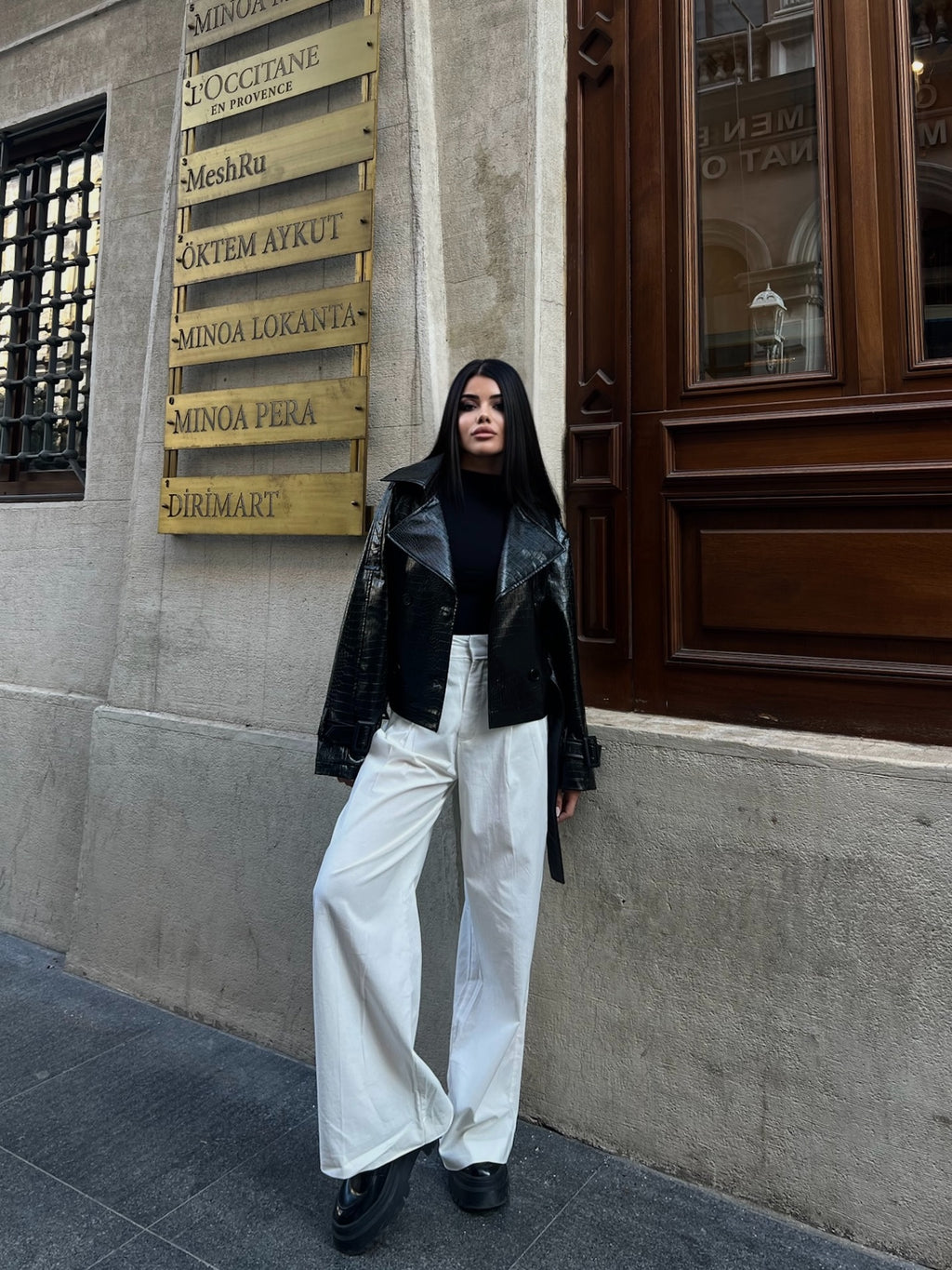 Елегантна Кроко Кожна Јакна