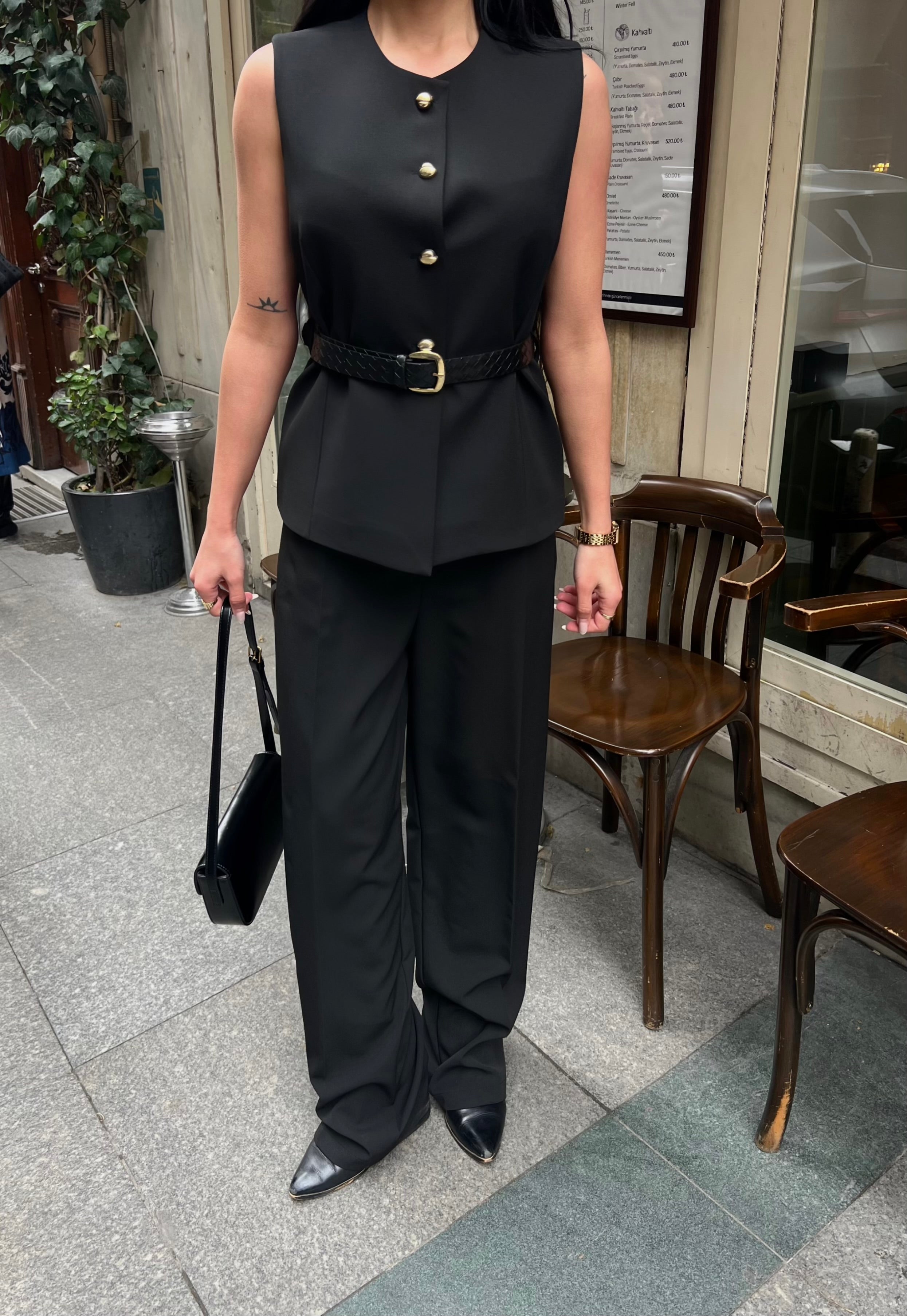 Елегантен Комплет Со Каиш