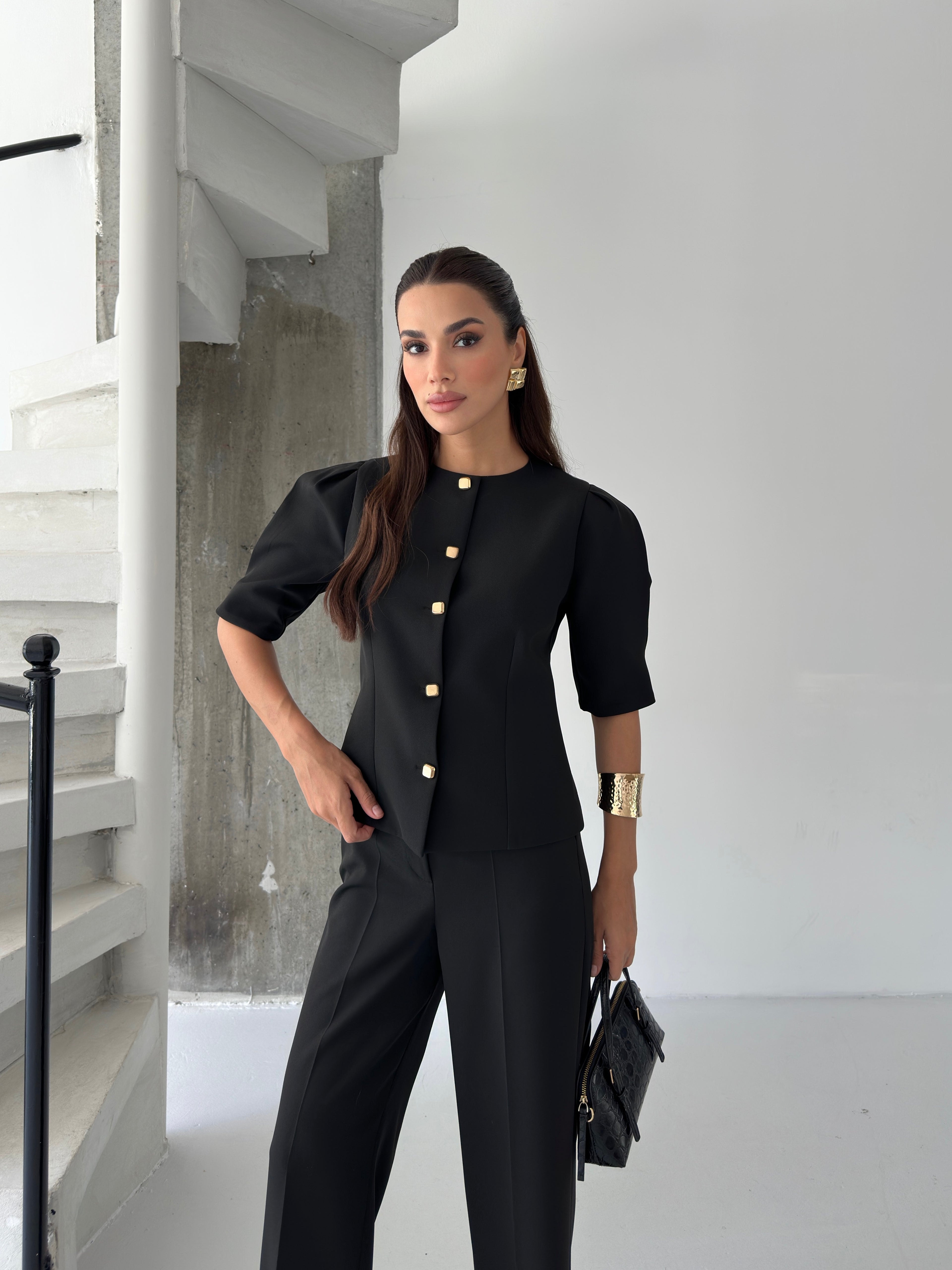 Премиум Комплет Со Златни Копчиња