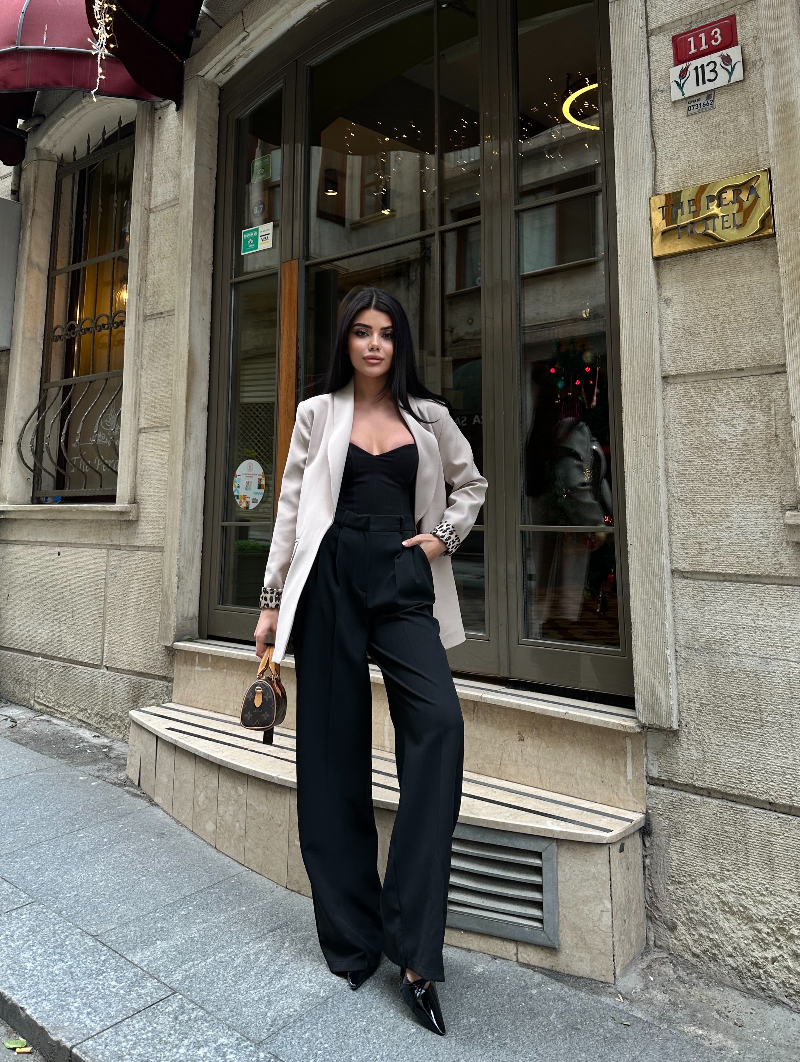 Сако со постава леопар