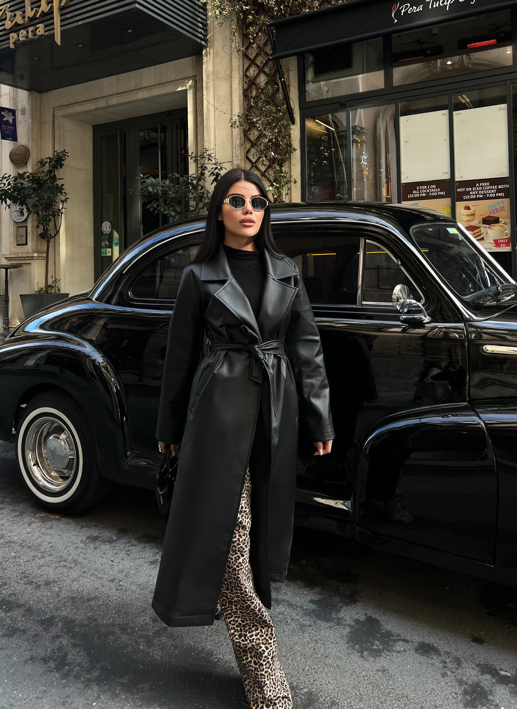 Кожен мантил