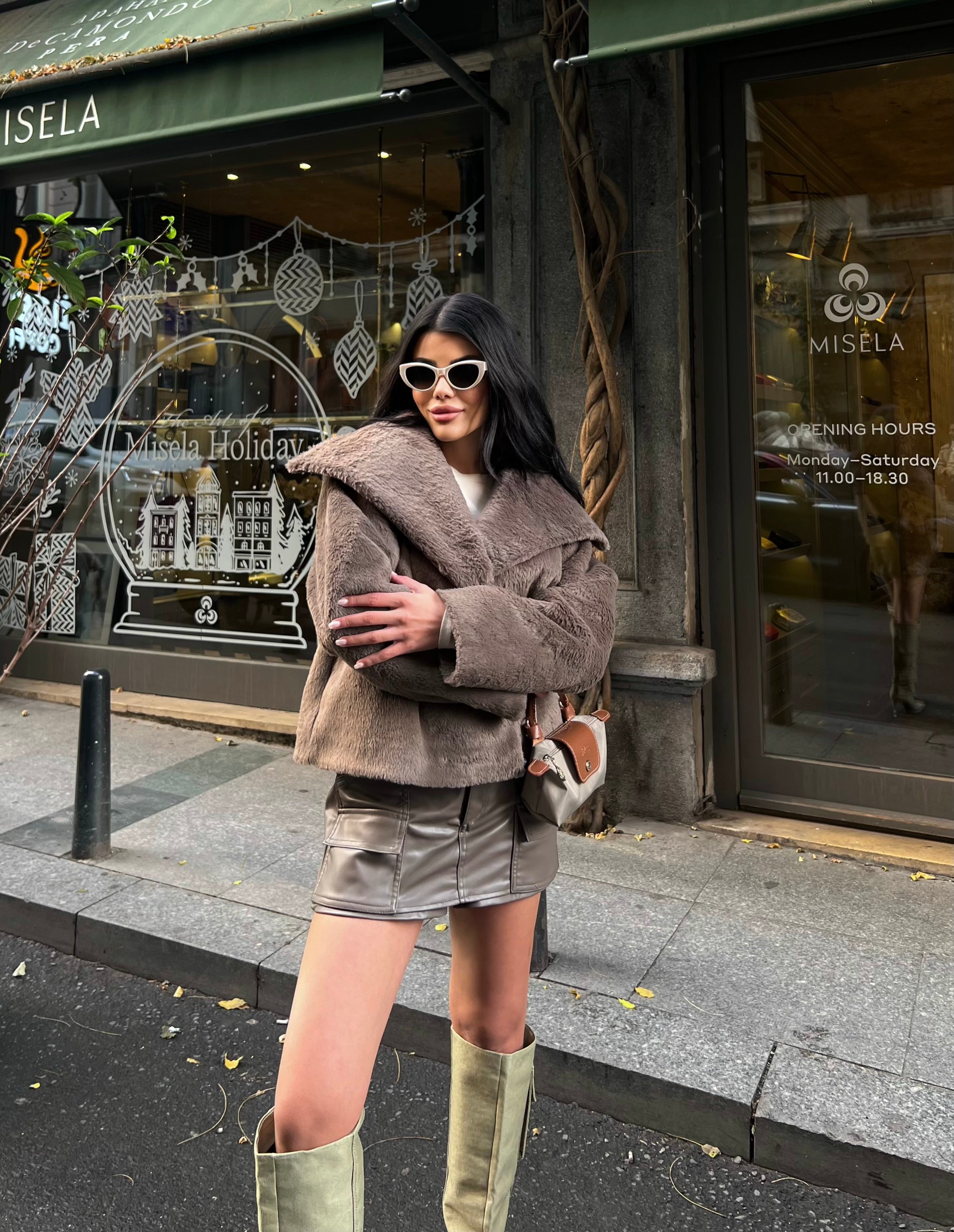 Елегантна бунда