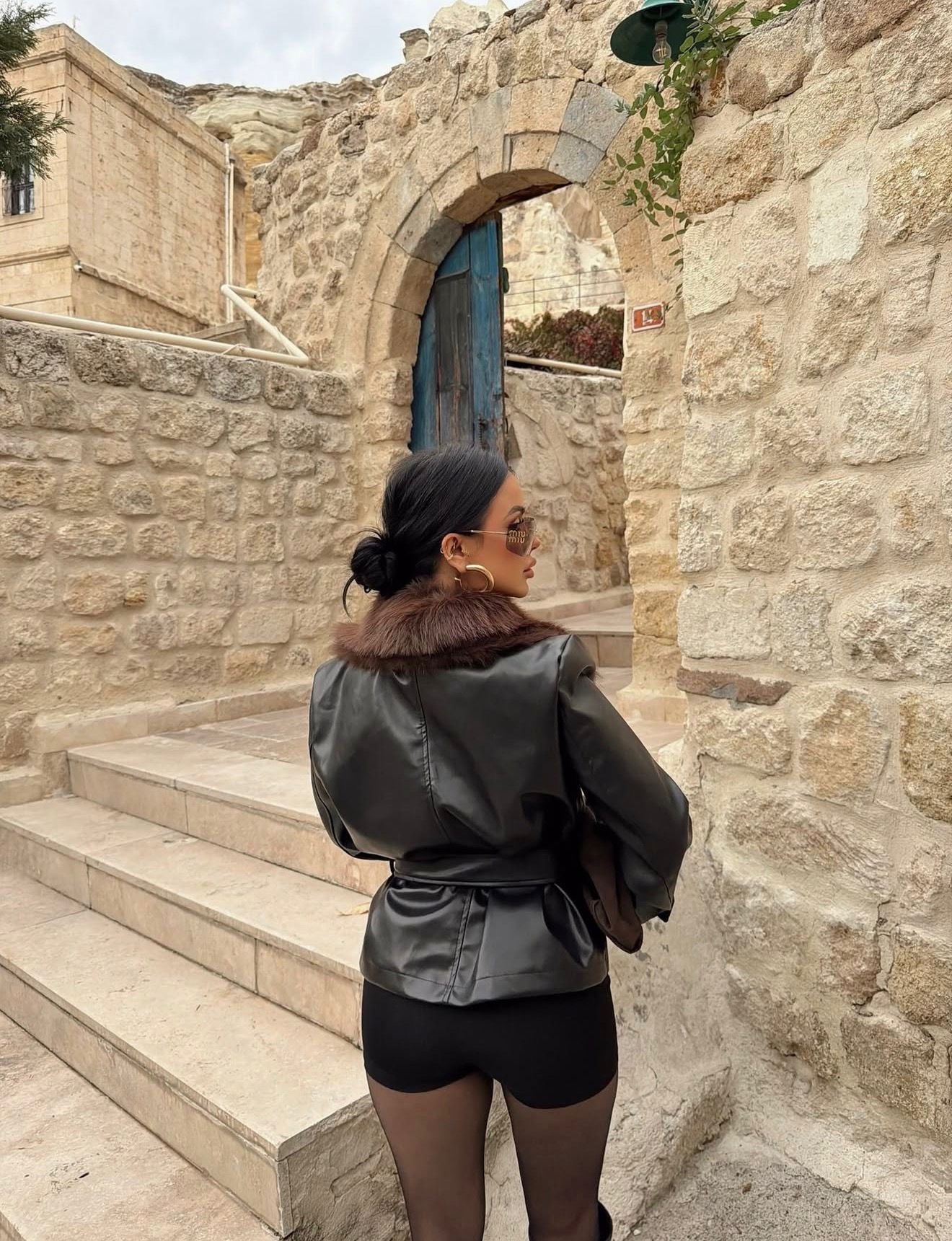 Кожна јакна крзно