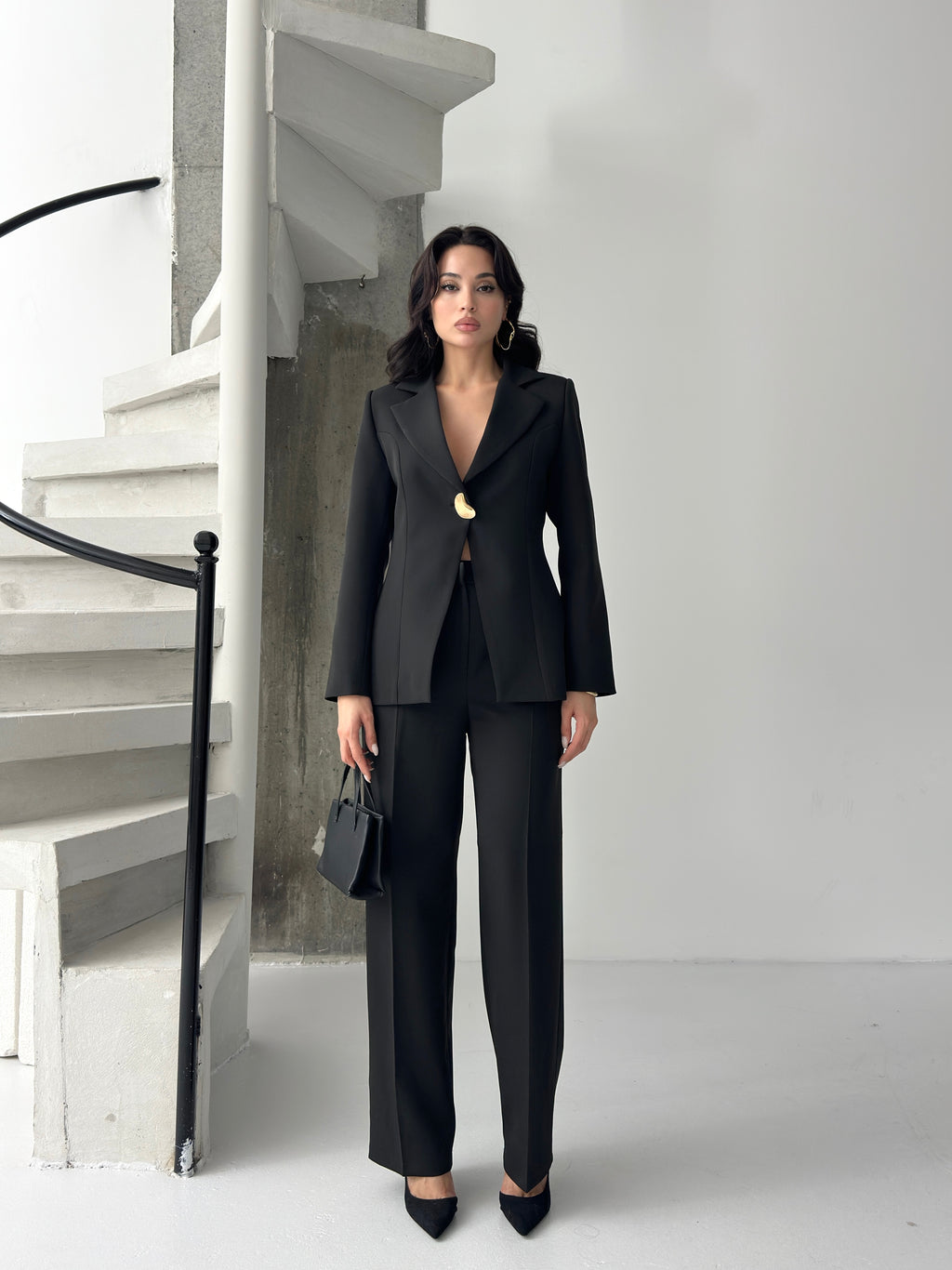 Комплет Со Златно Копче