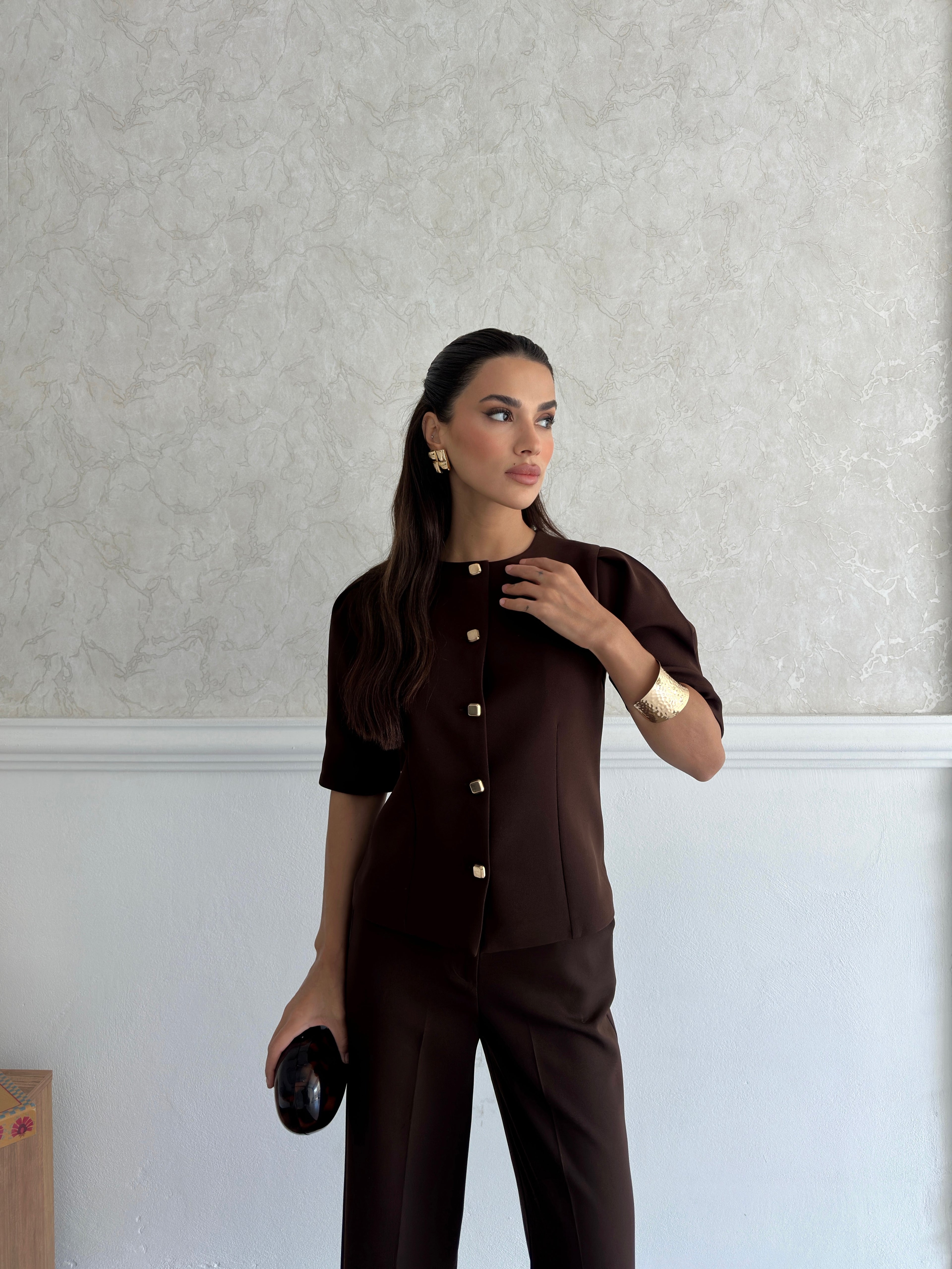 Премиум Комплет Со Златни Копчиња