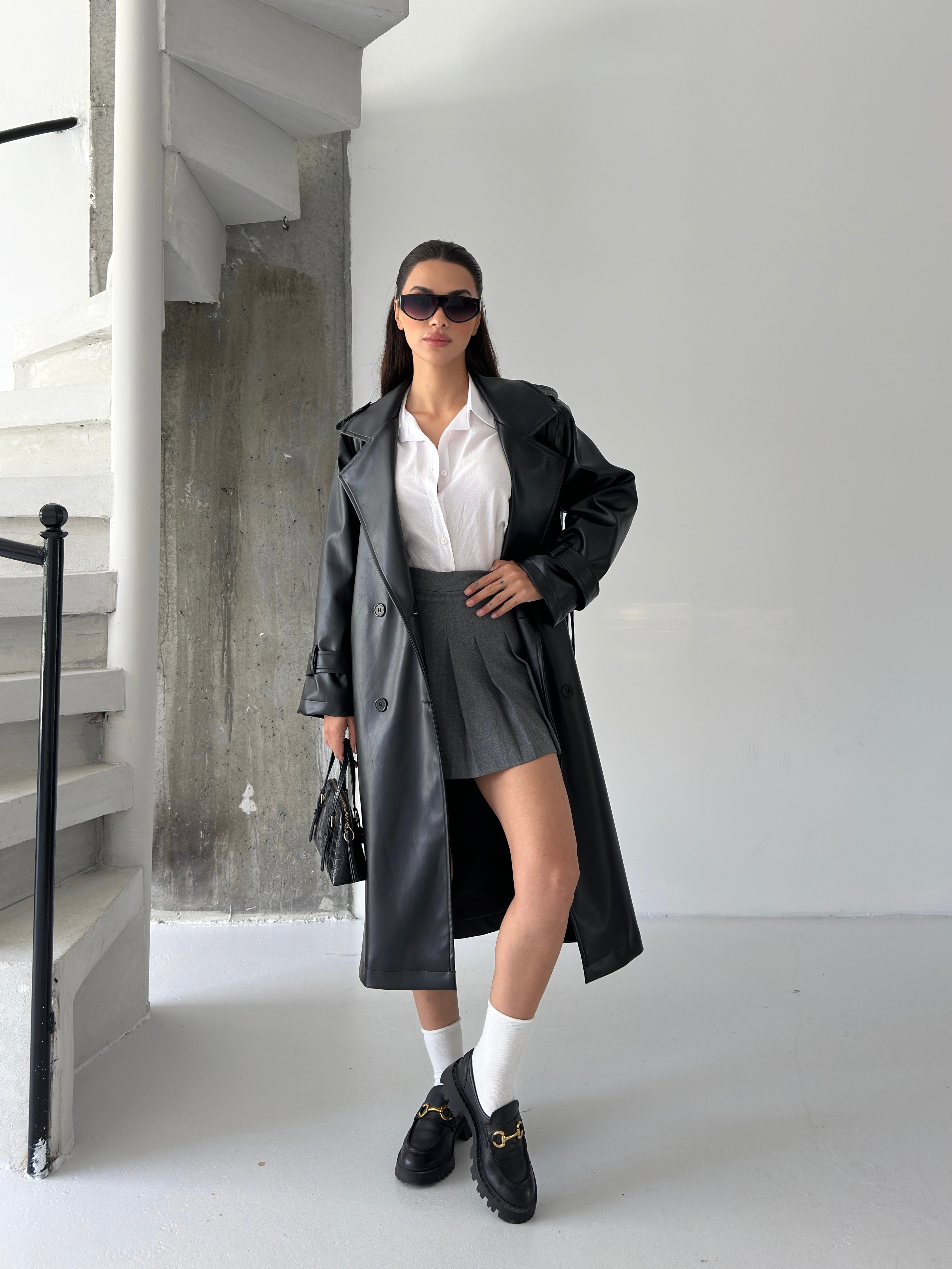 Кожен мантил со постава