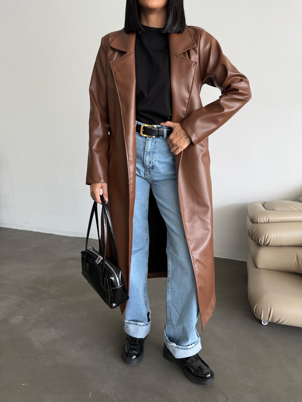 Кожен мантил