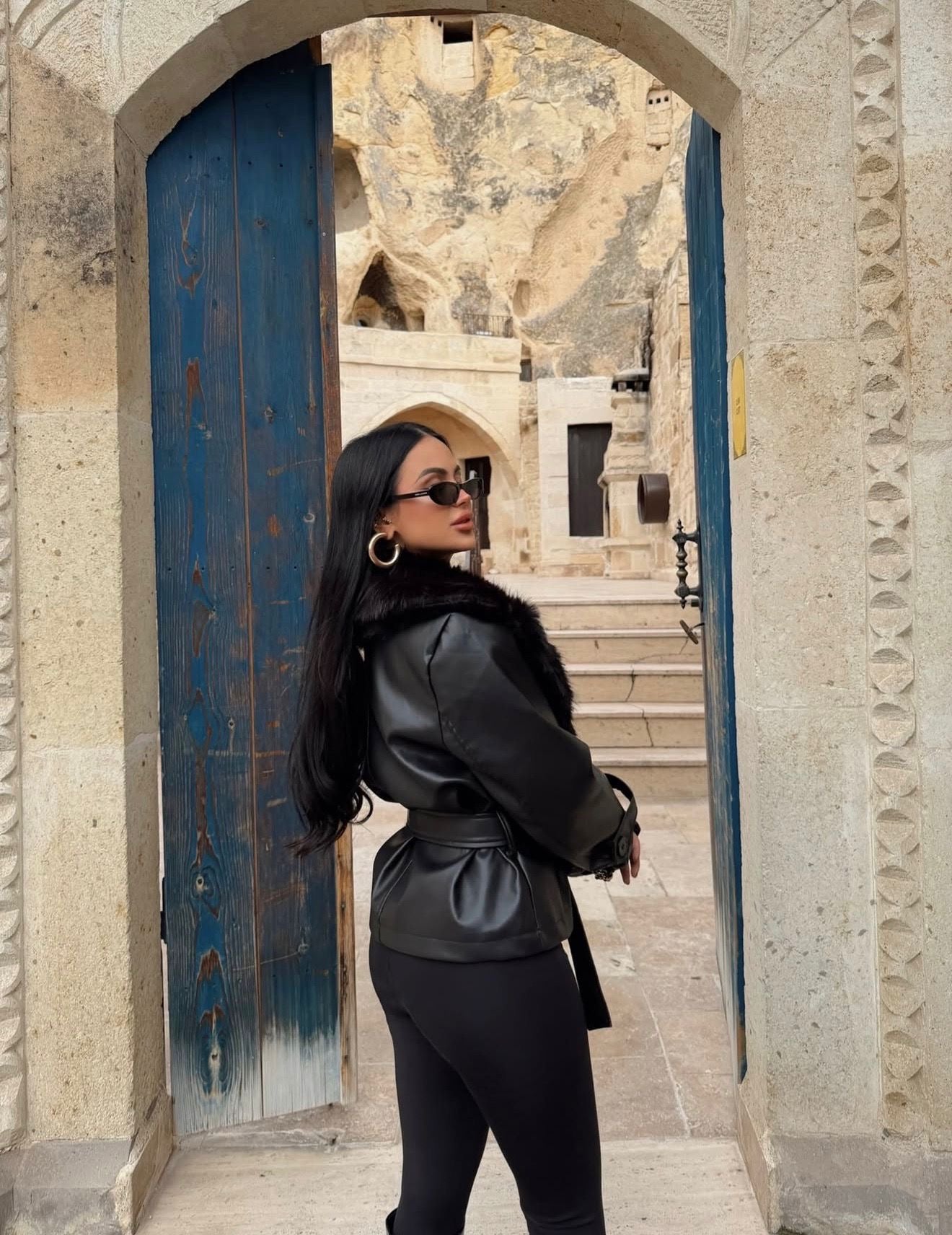 Кожна јакна крзно