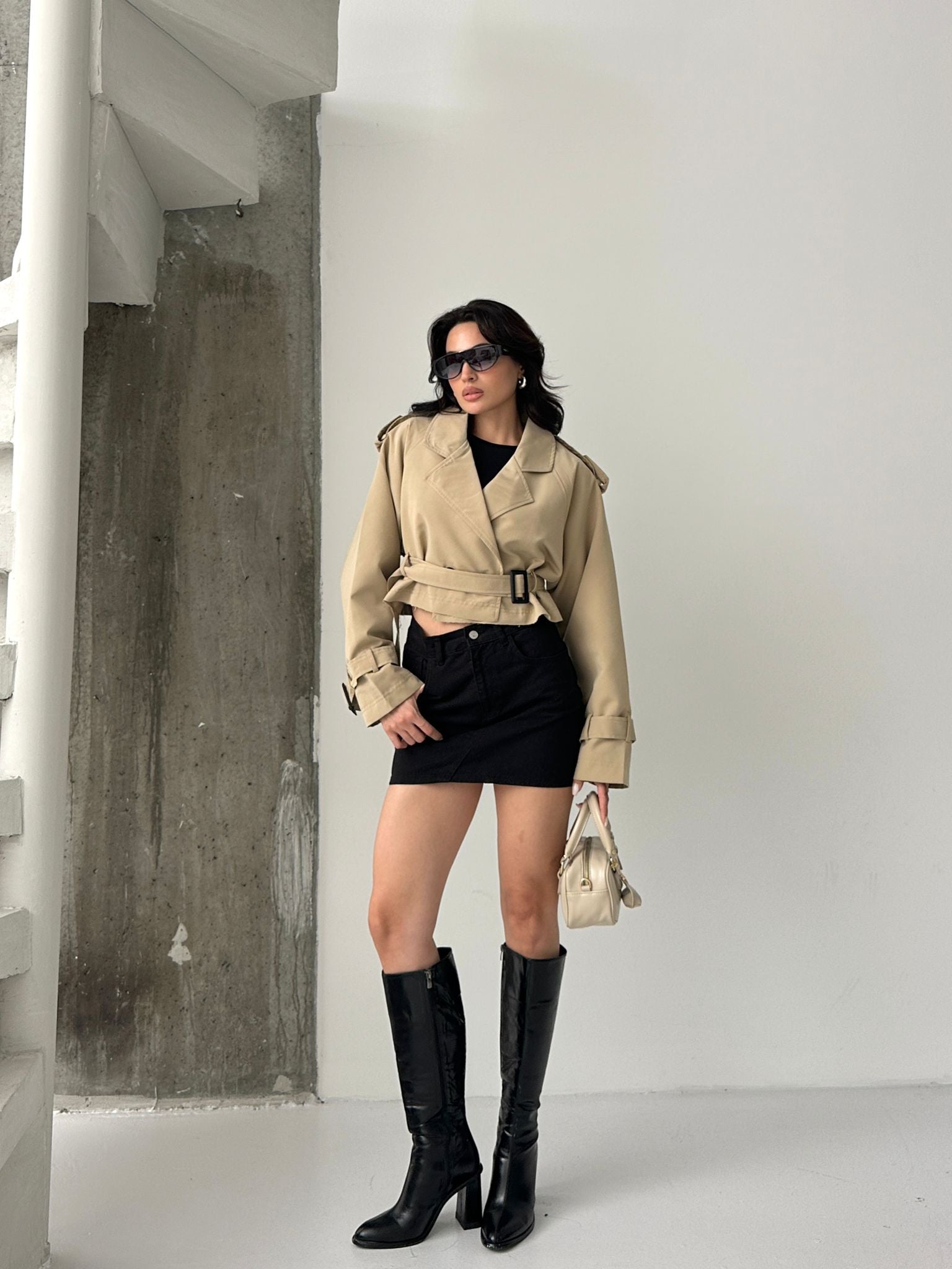 Краток мантил со врзување