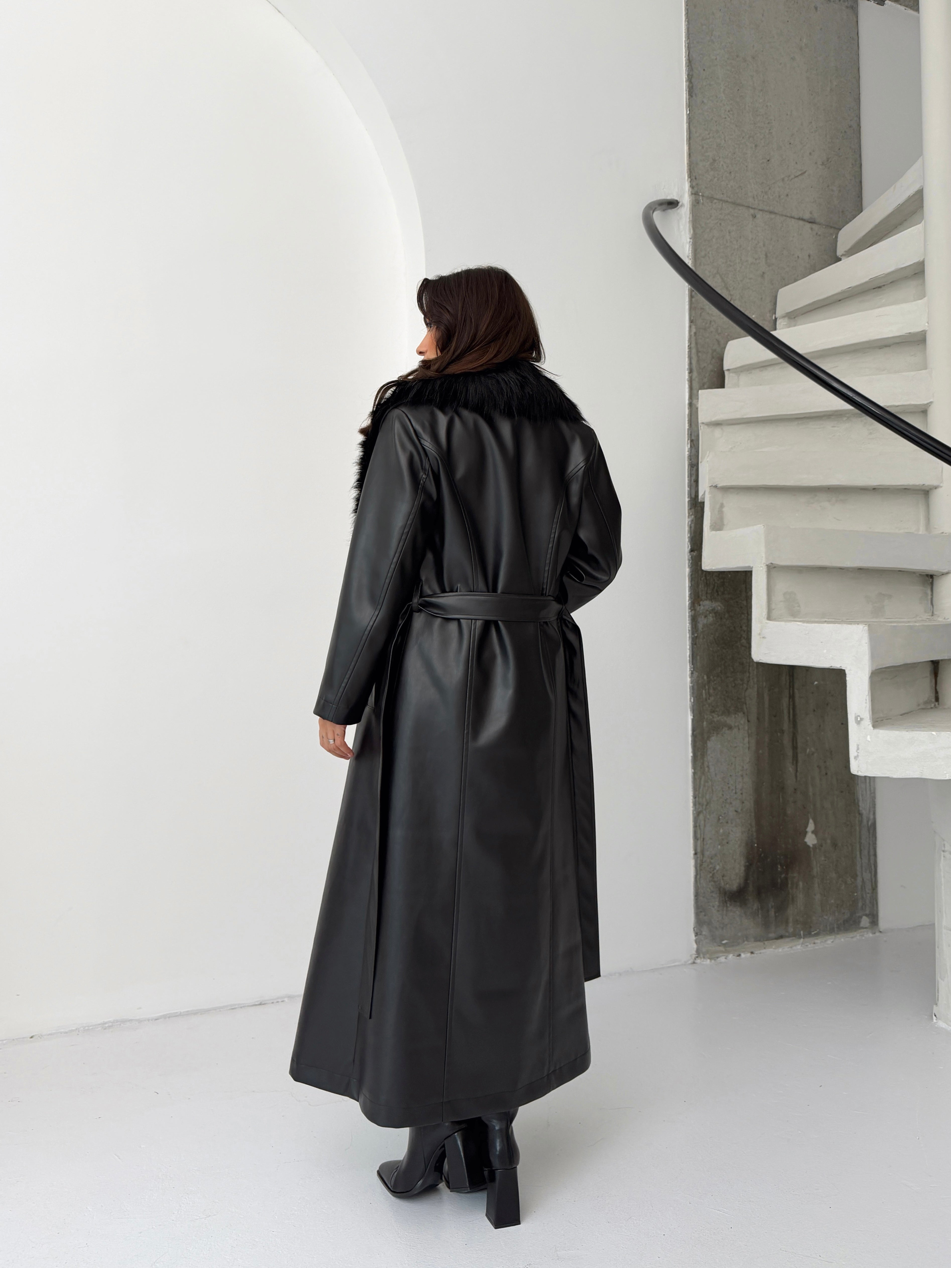 Премиум кожен мантил