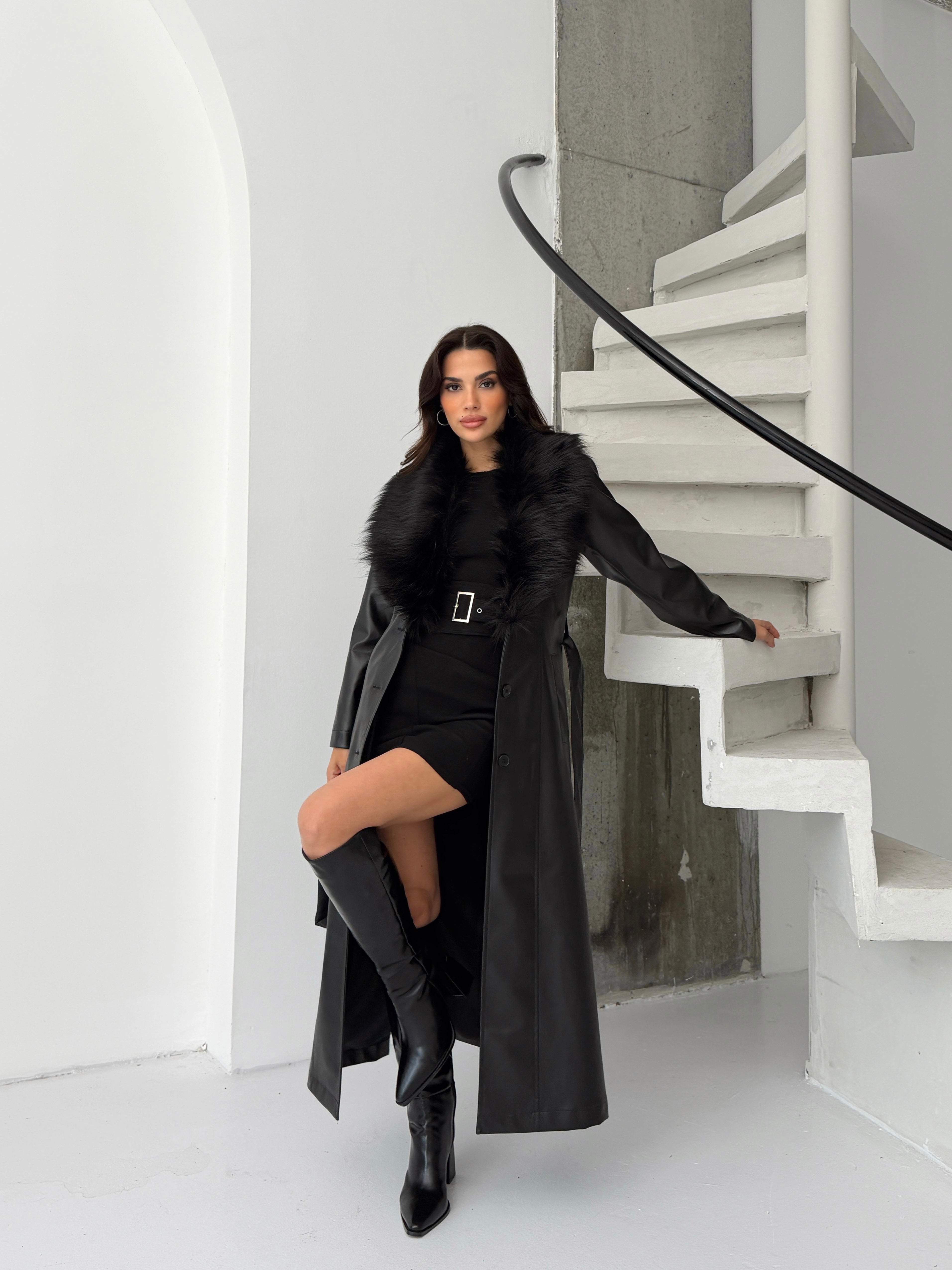 Премиум кожен мантил