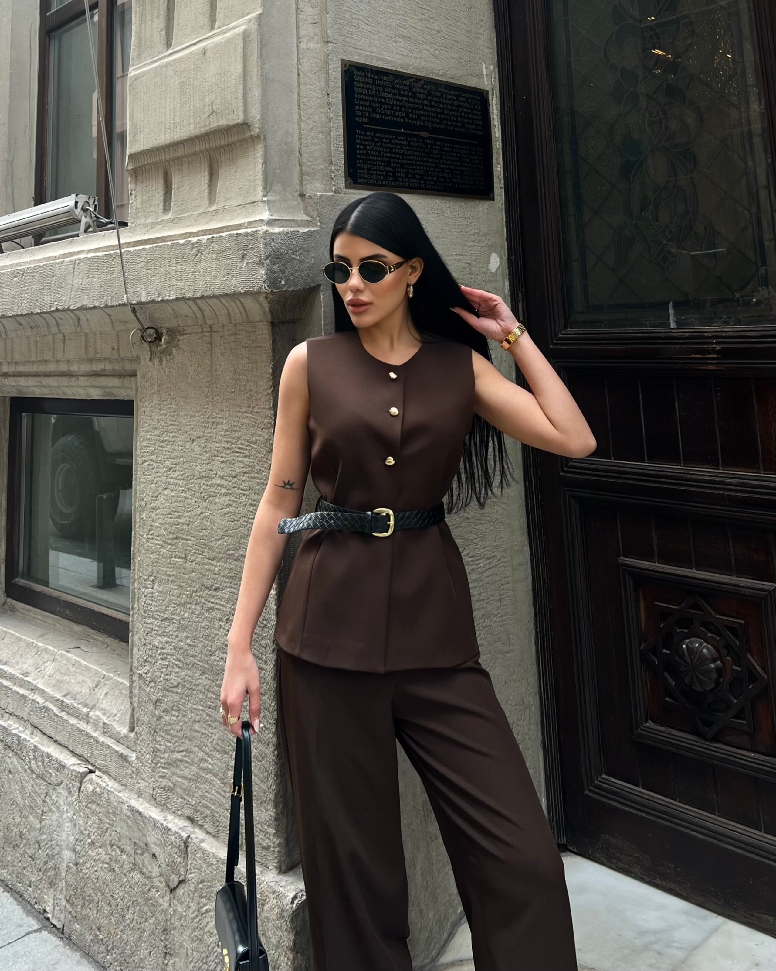 Елегантен Комплет Со Каиш